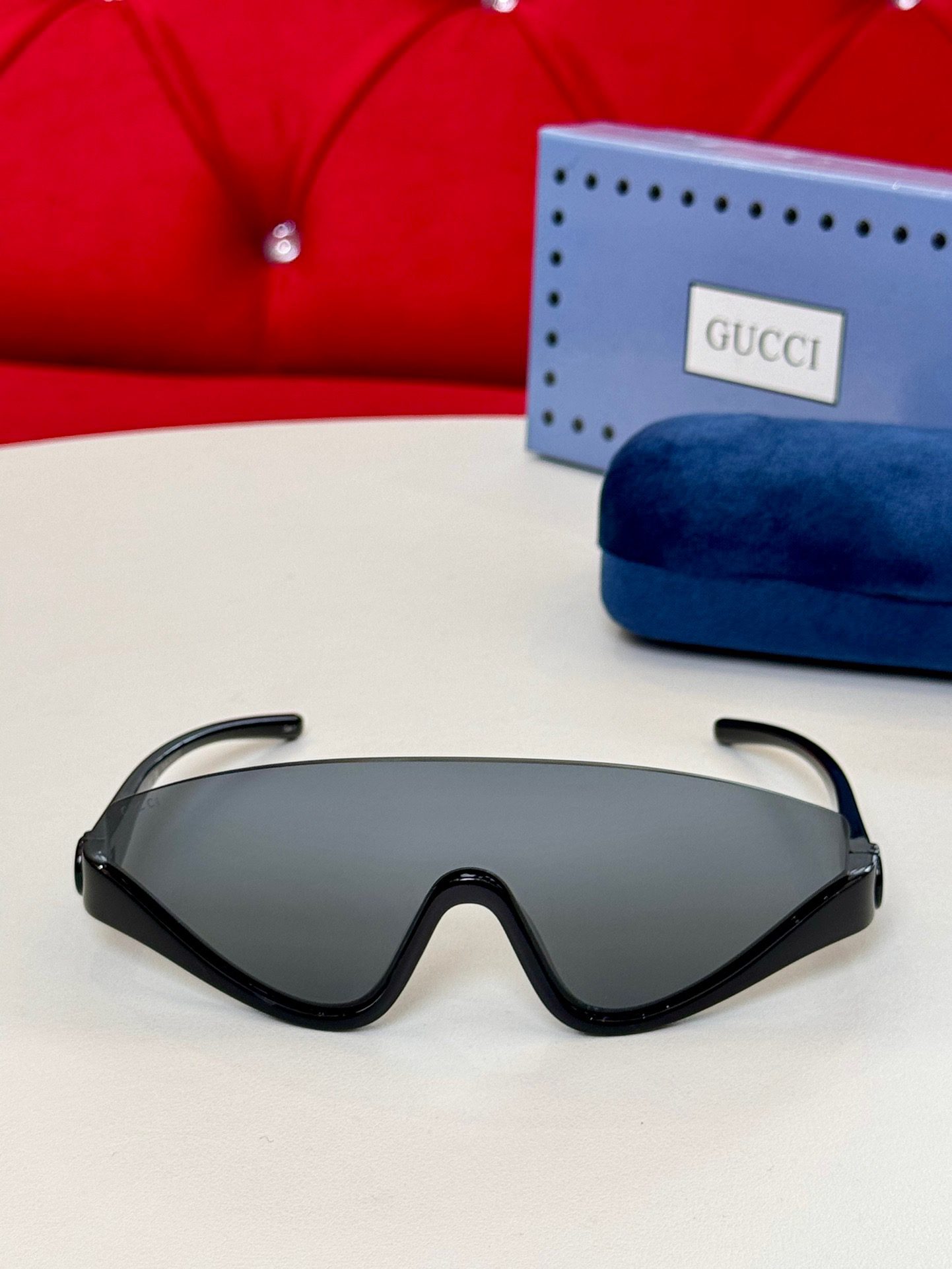 GUCCI SUNGLASSES - Image 2