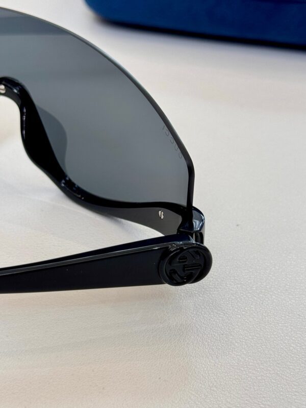 GUCCI SUNGLASSES - Image 8
