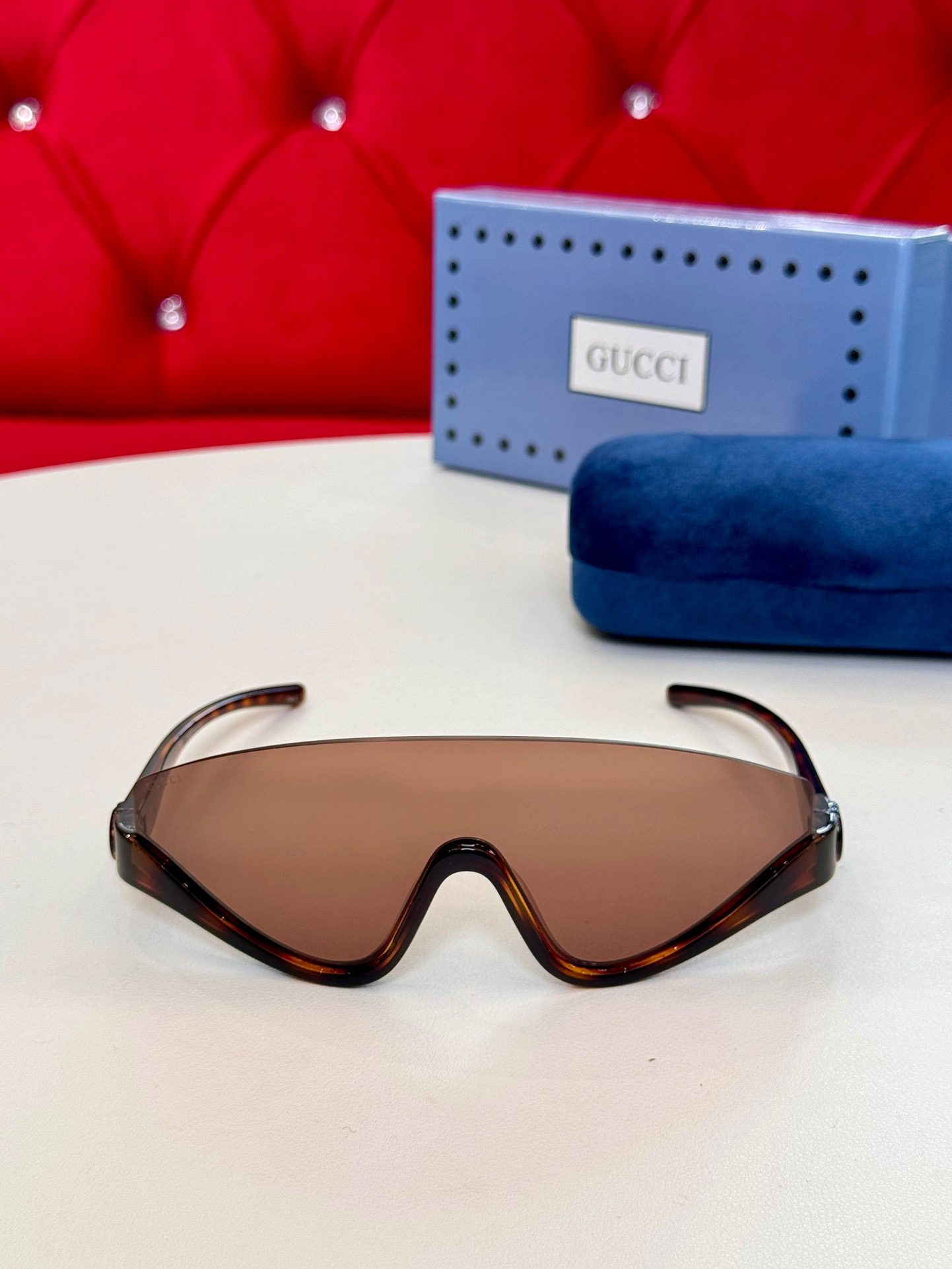 GUCCI SUNGLASSES - Image 2