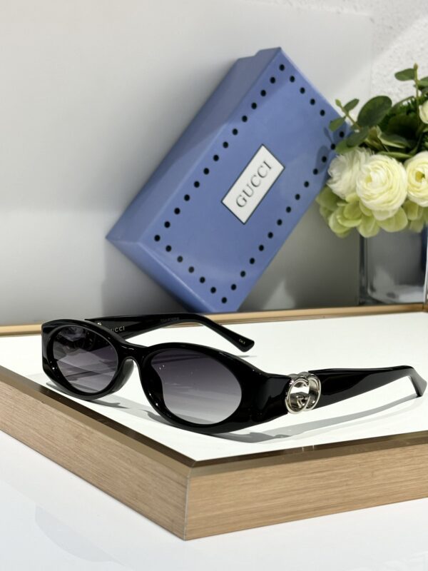 GUCCI SUNGLASSES - Image 4