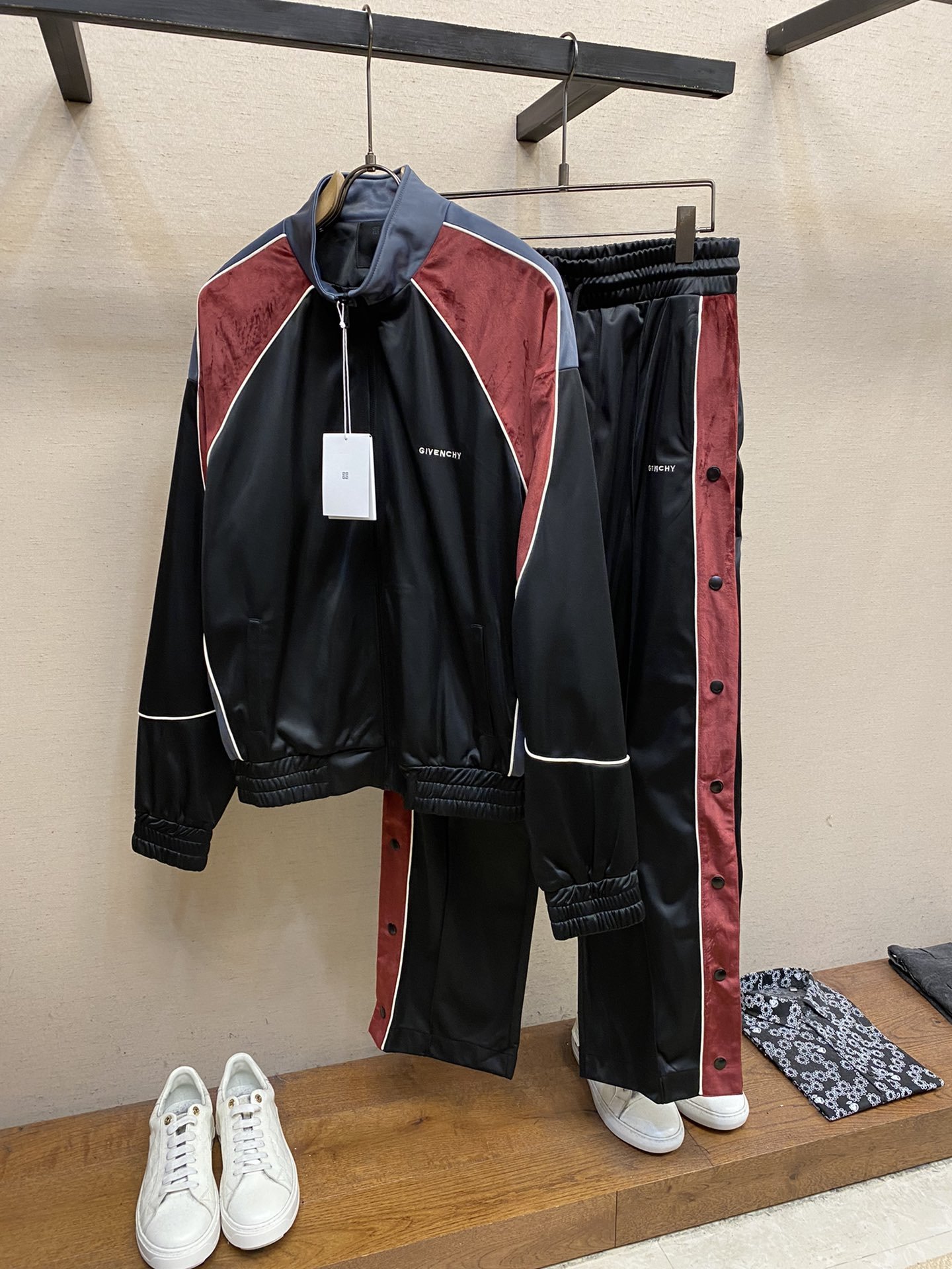 GVC JACKET - Image 3