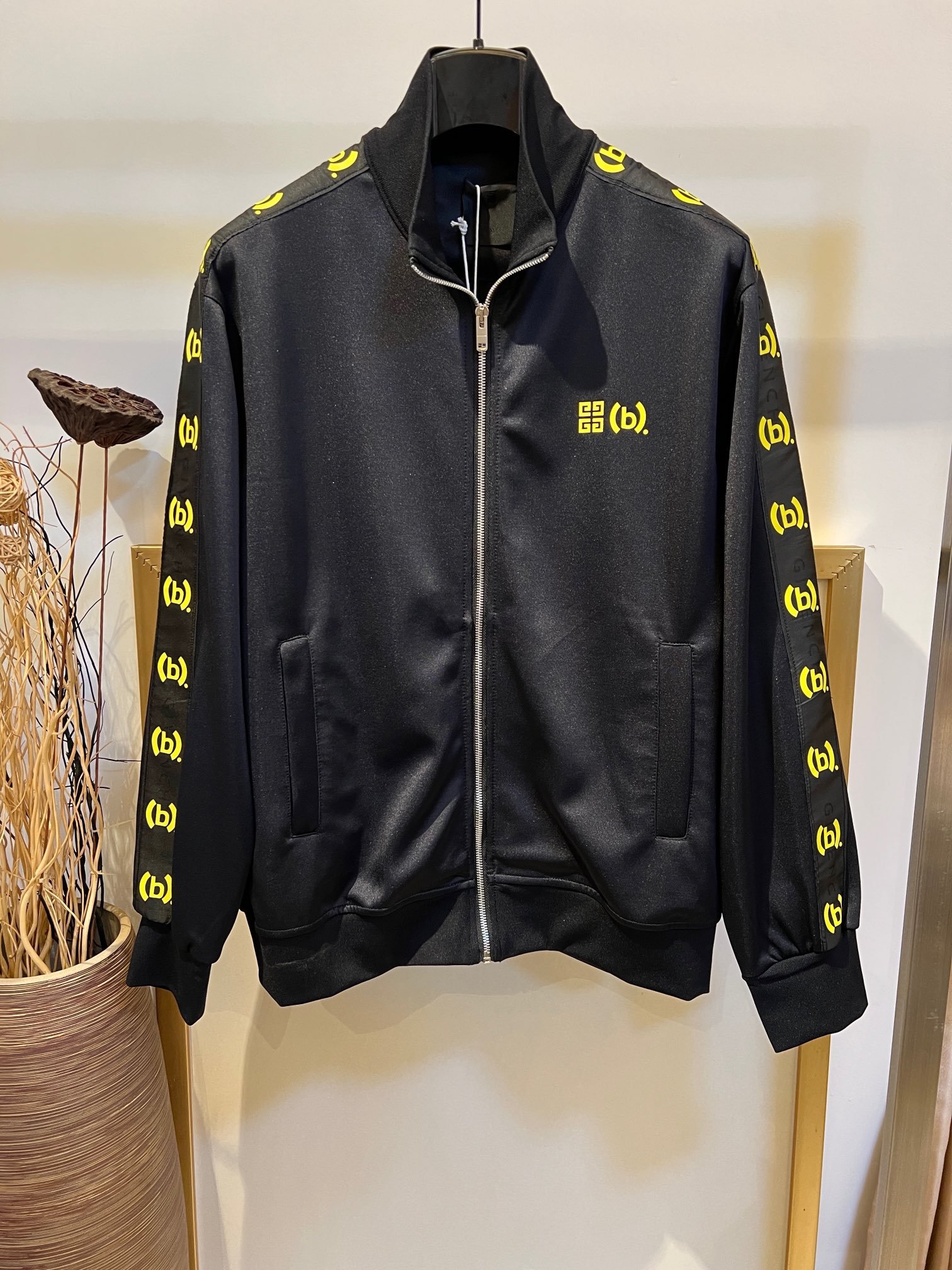GVC JACKET - Image 2