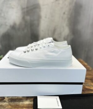 GVC SNEAKER