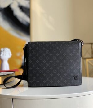LV BAG (M44001)