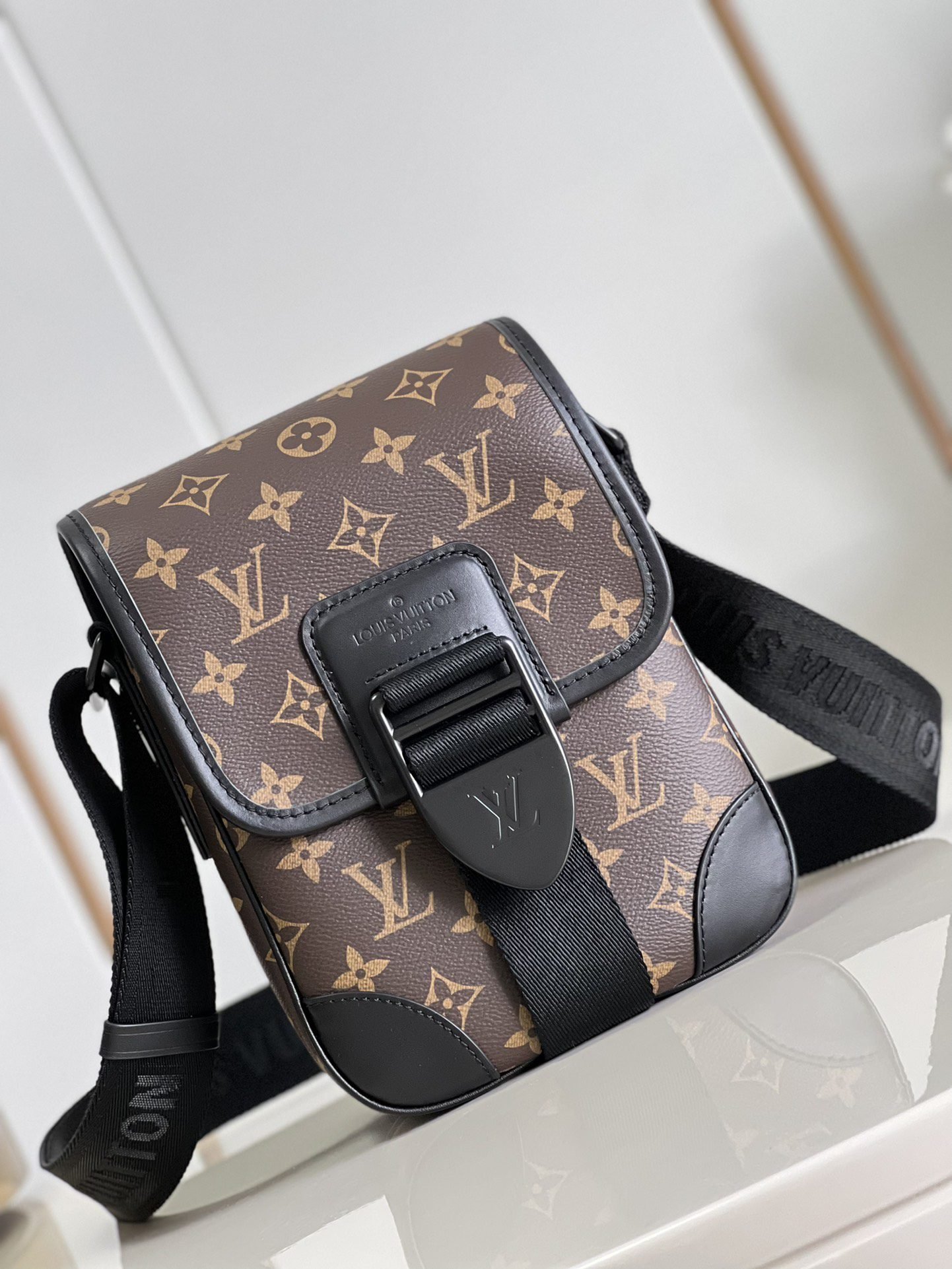 LV BAG (M46442) - Image 3