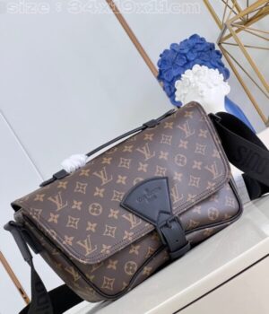 LV BAG (M46685)