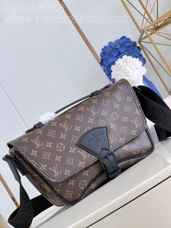 LV BAG (M46685)