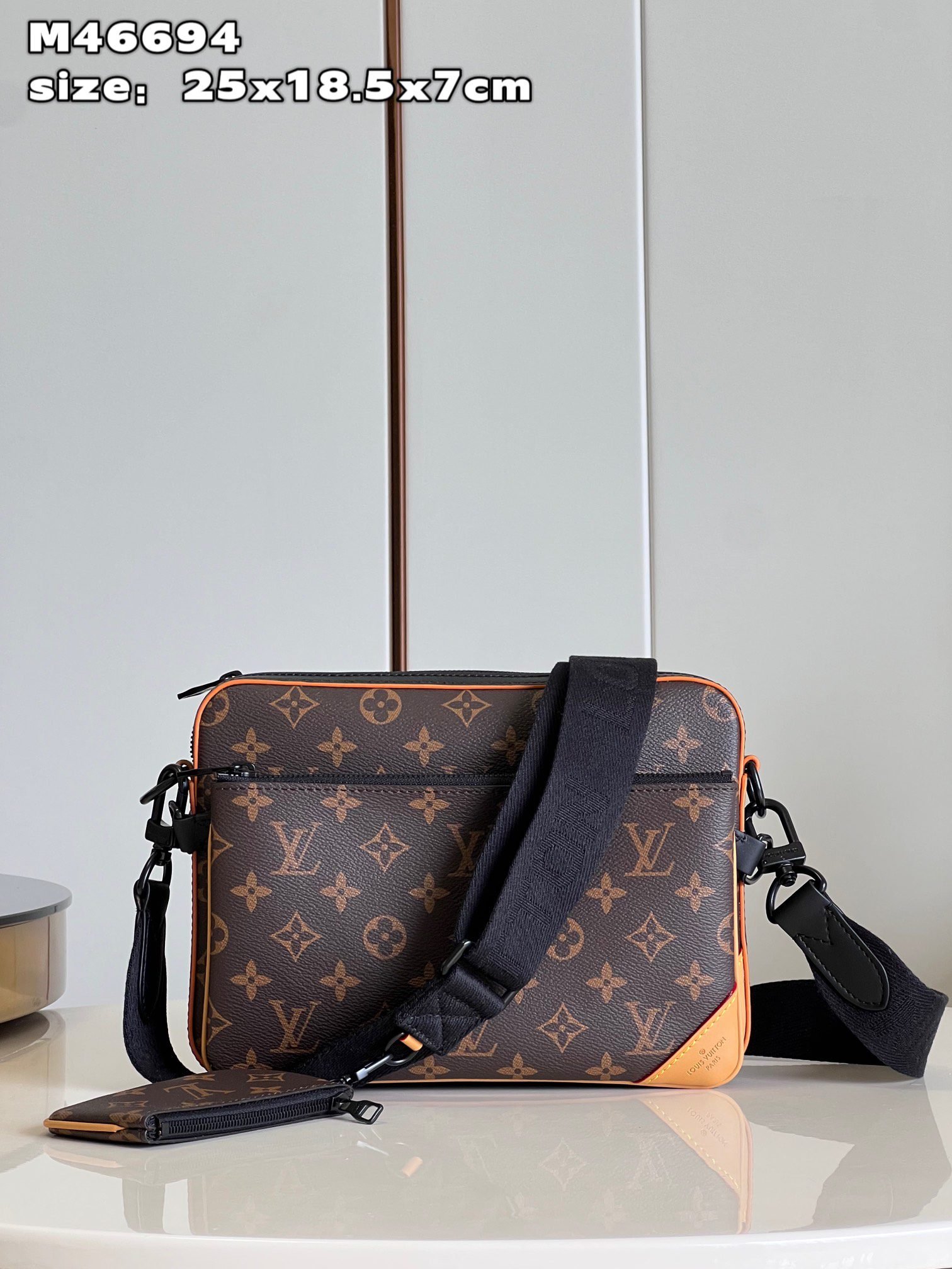 LV BAG (M46694) - Image 2