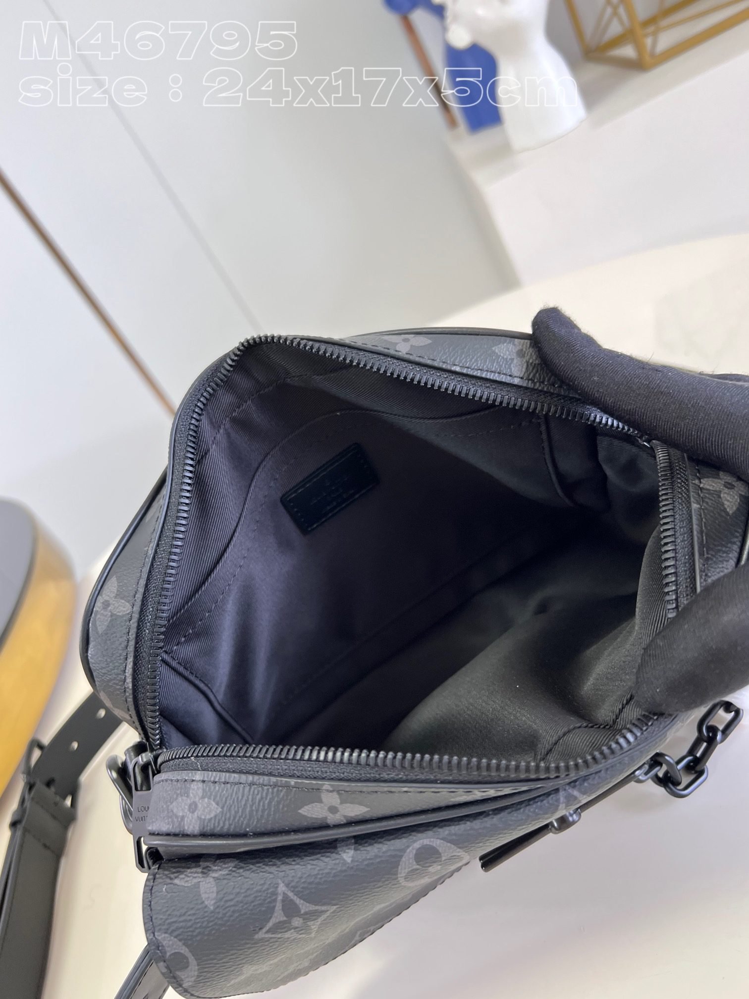 LV BAG (M46795) - Image 7