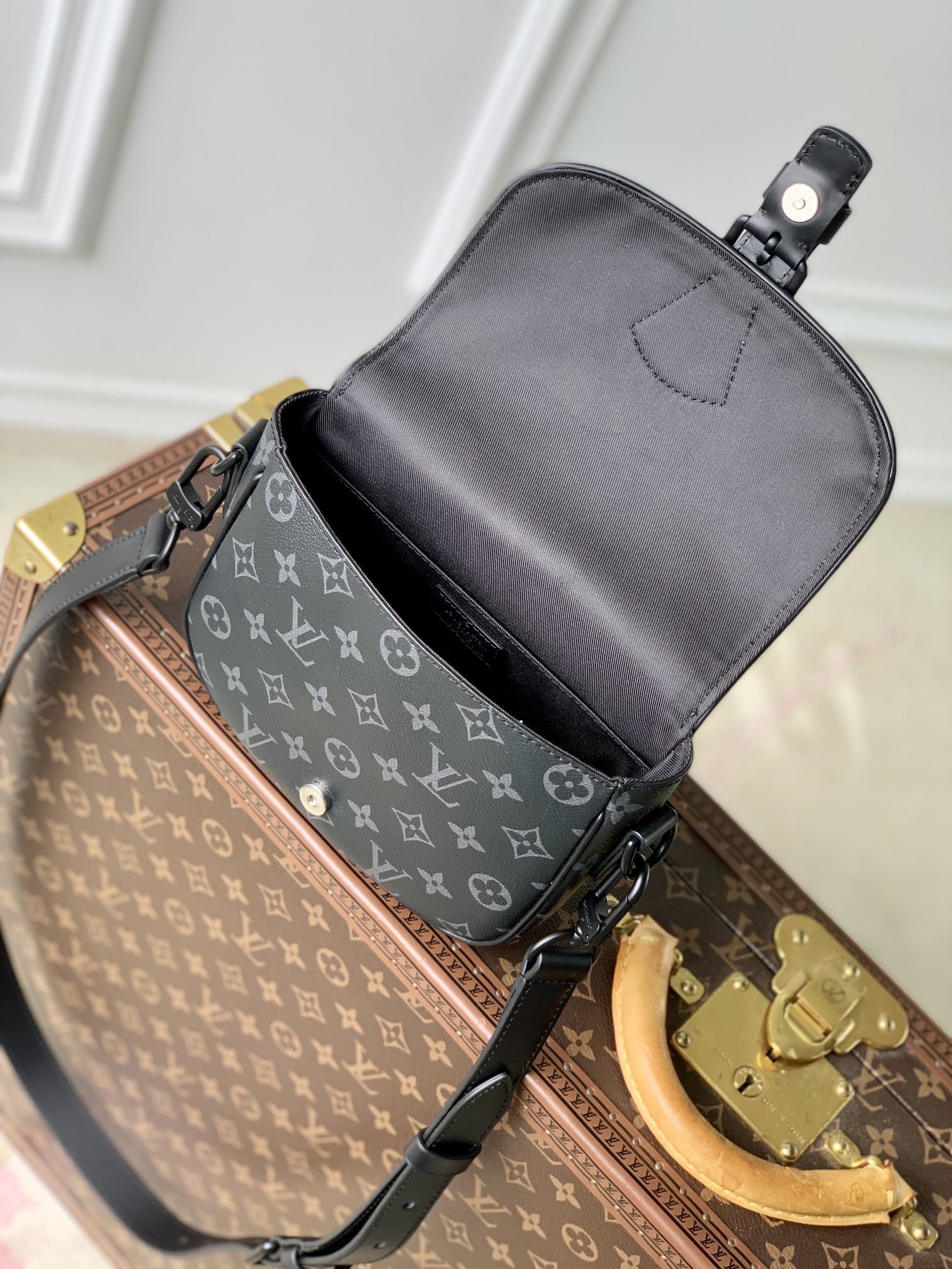 LV BAG (M47060) - Image 5