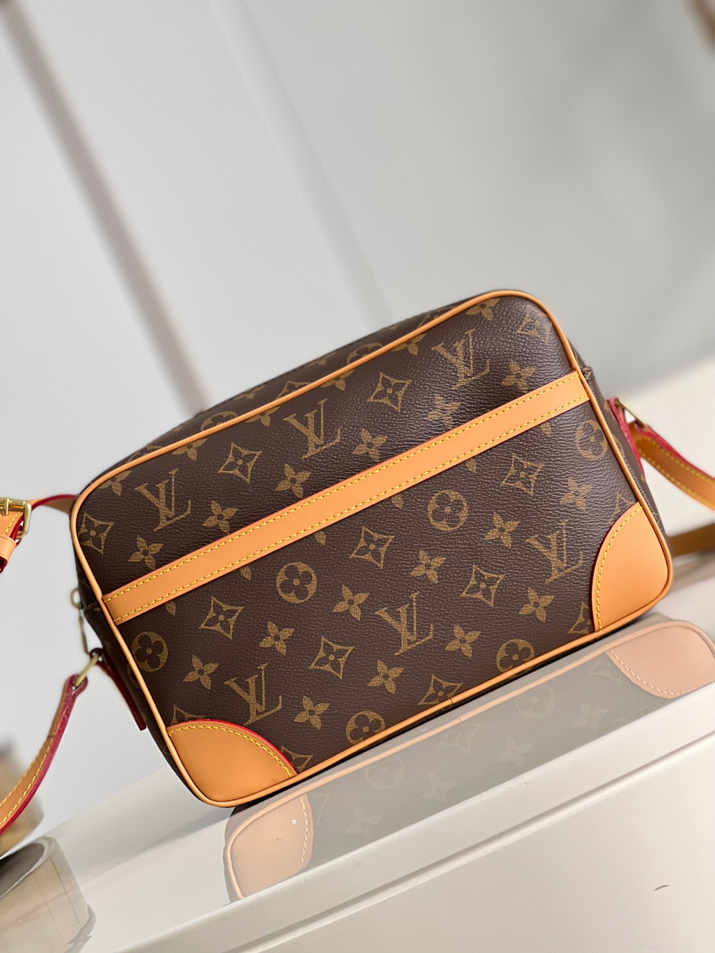 LV BAG (M51274) - Image 3