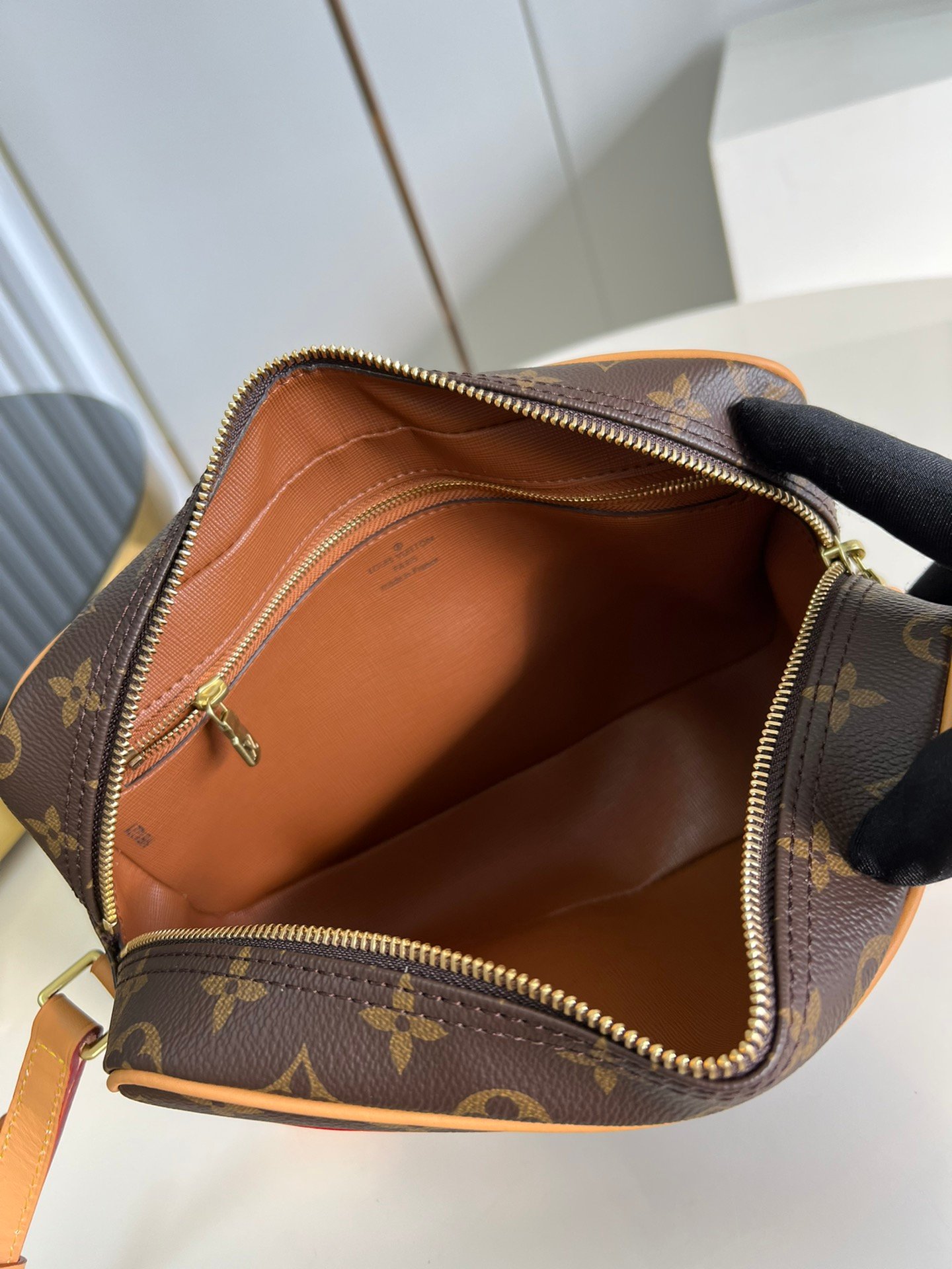 LV BAG (M51274) - Image 7
