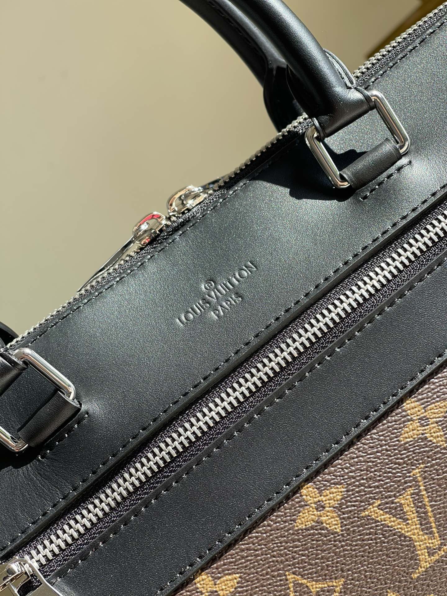 LV BAG (M54019) - Image 3