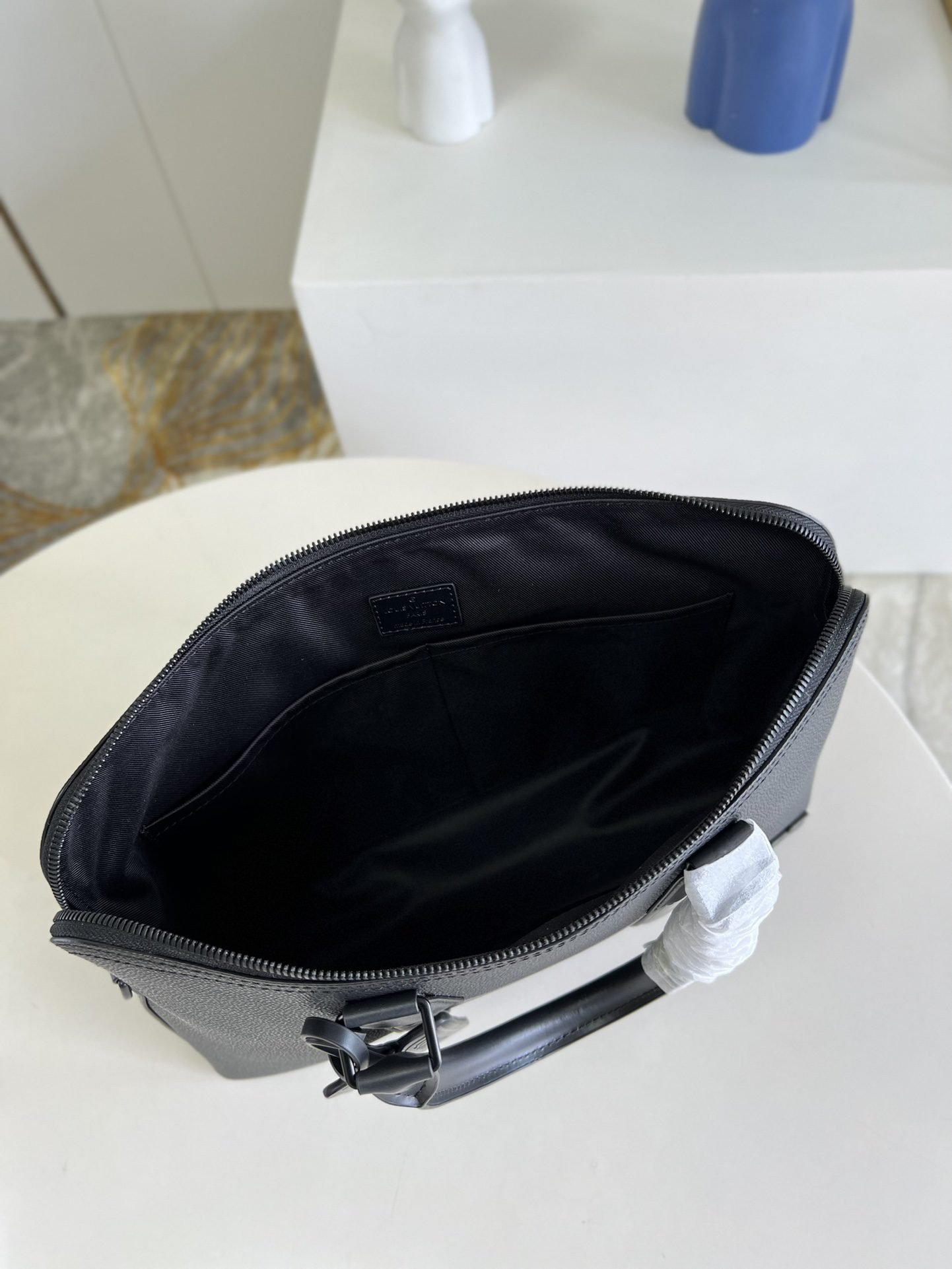 LV BAG (M57028) - Image 7