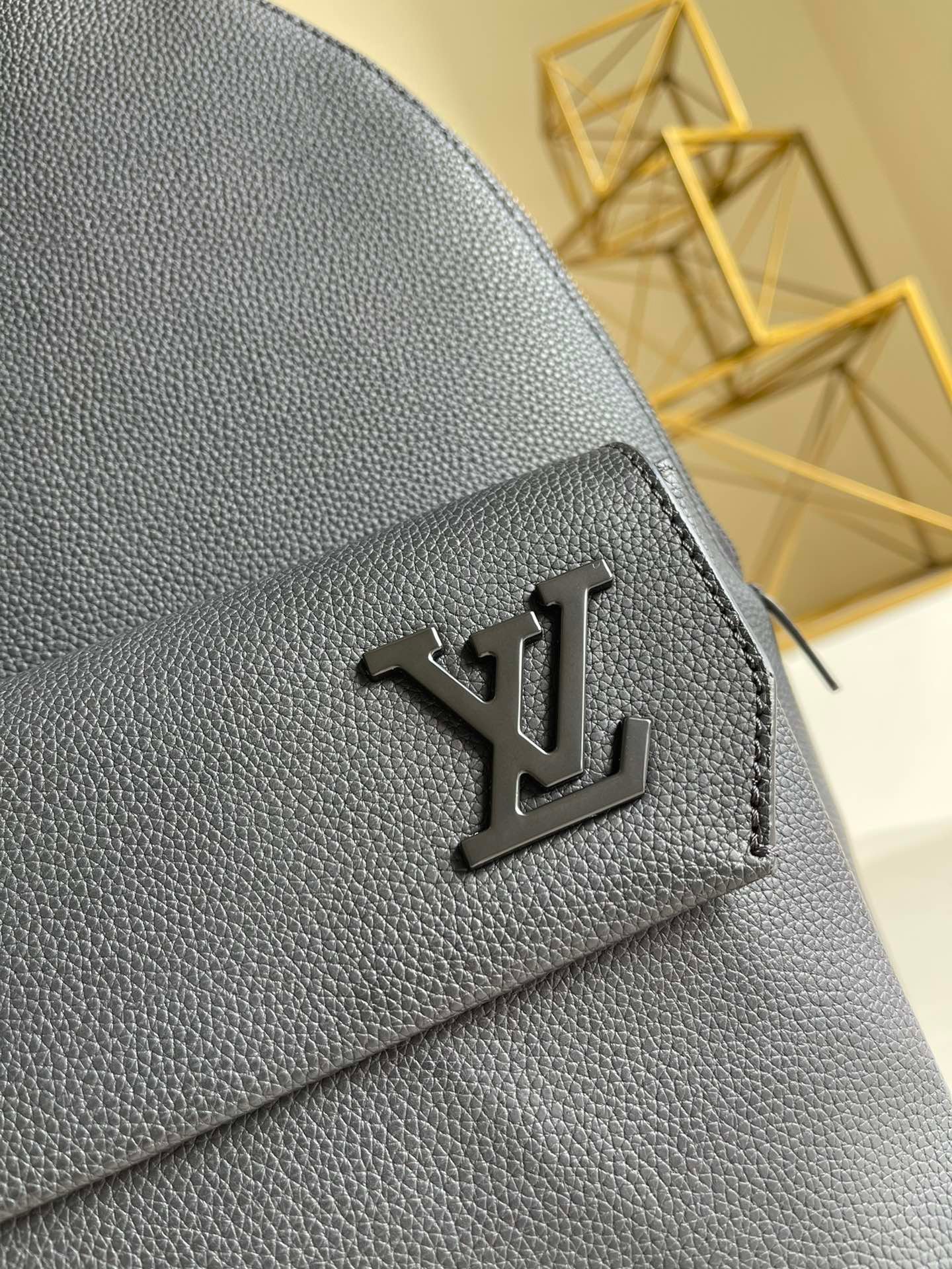 LV BAG (M57079) - Image 3