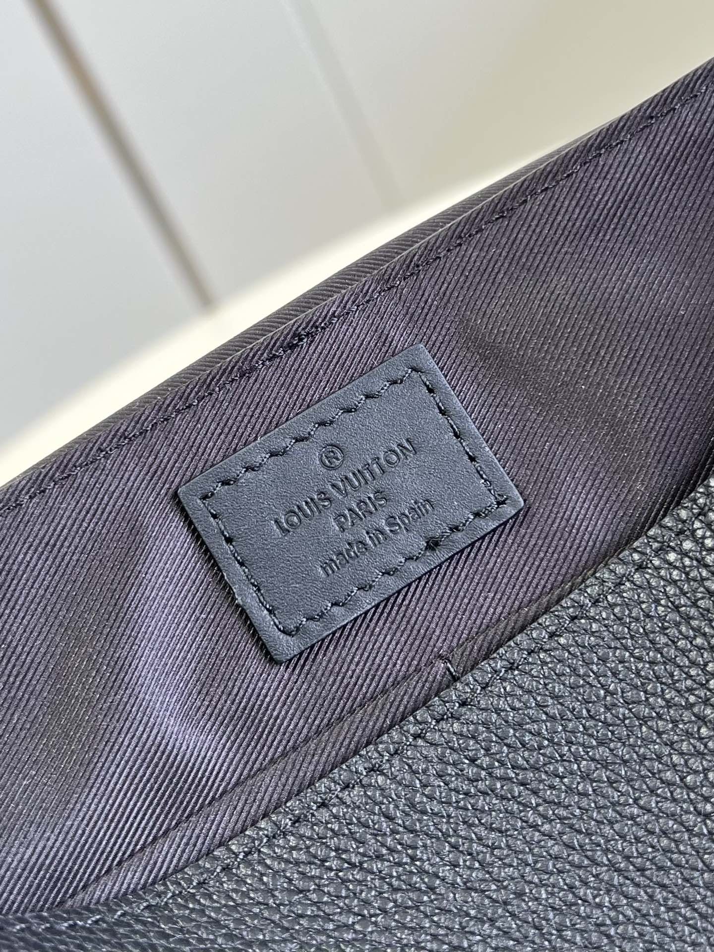 LV BAG (M57080) - Image 5