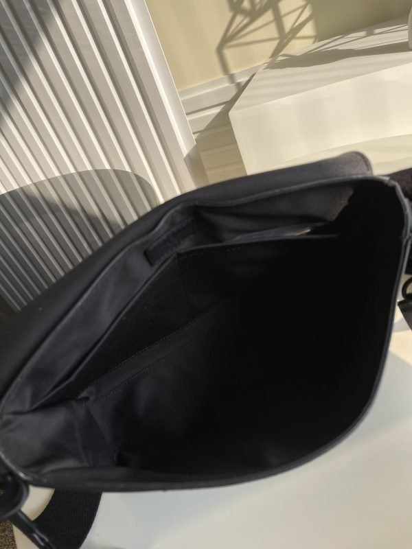 LV BAG (M57080) - Image 8