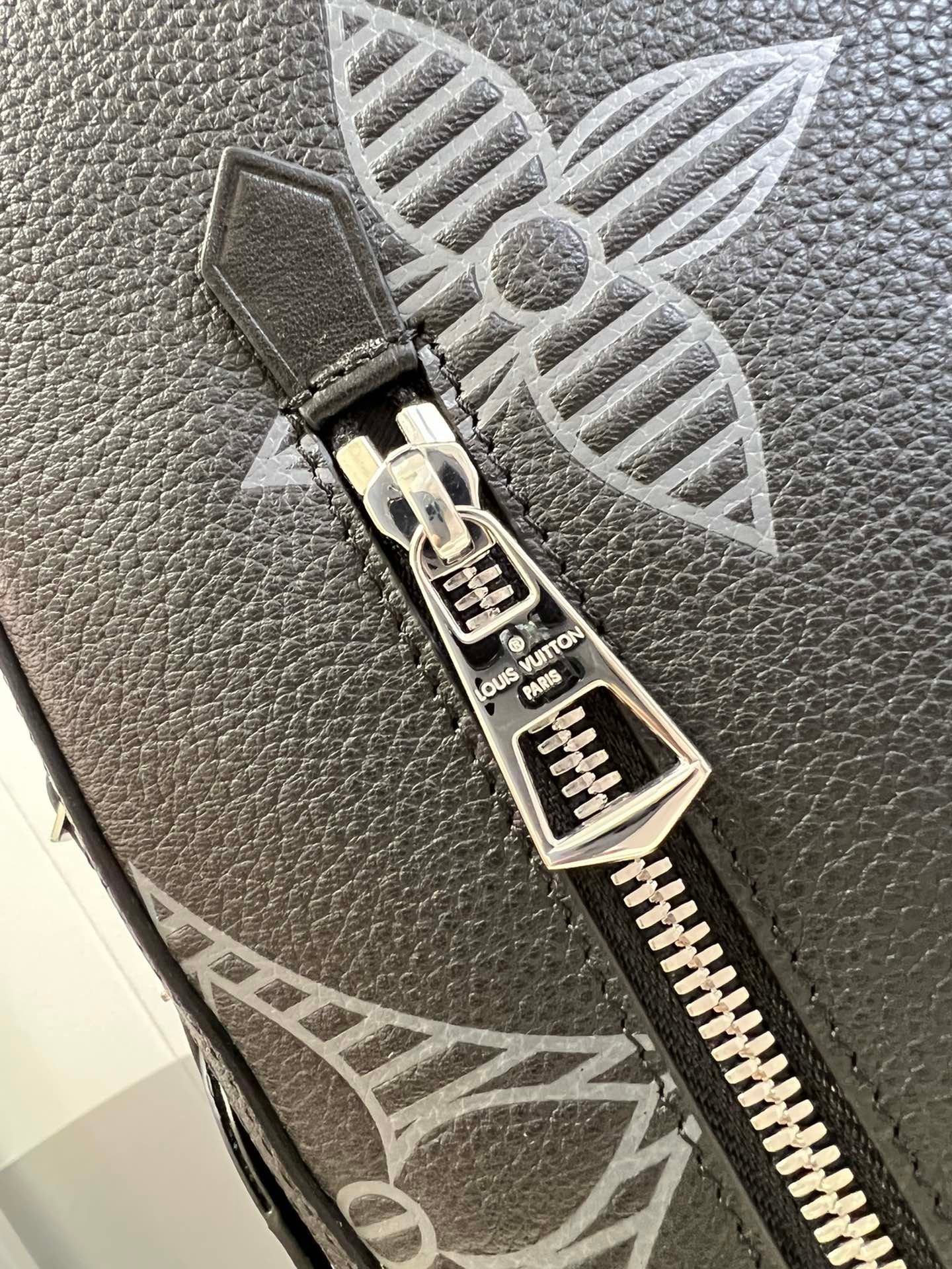 LV BAG (M57288) - Image 3