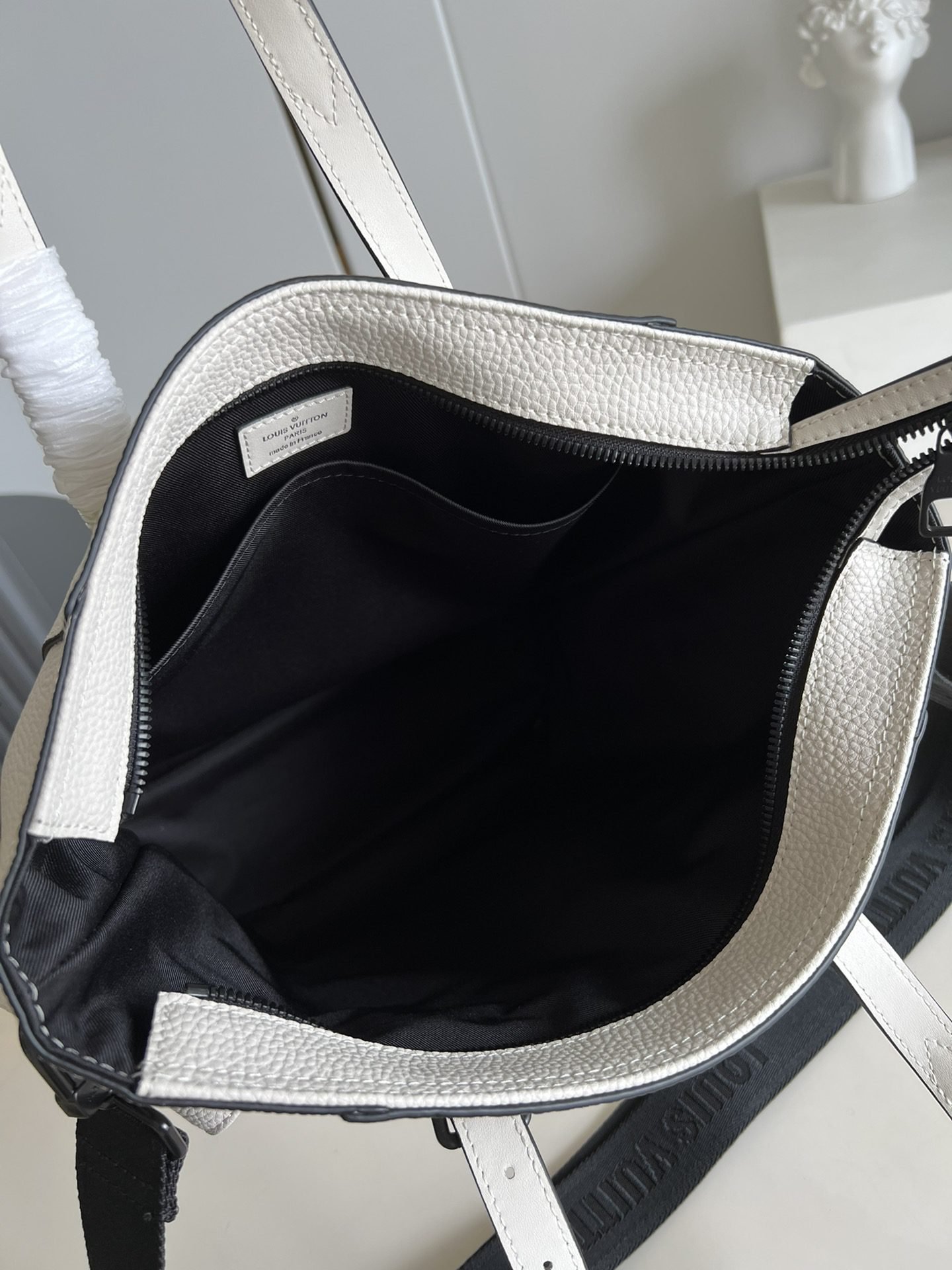 LV BAG (M58479) - Image 7