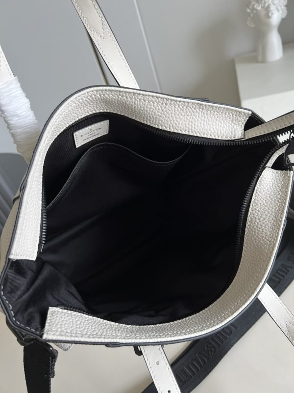 LV BAG (M58479) - Image 8