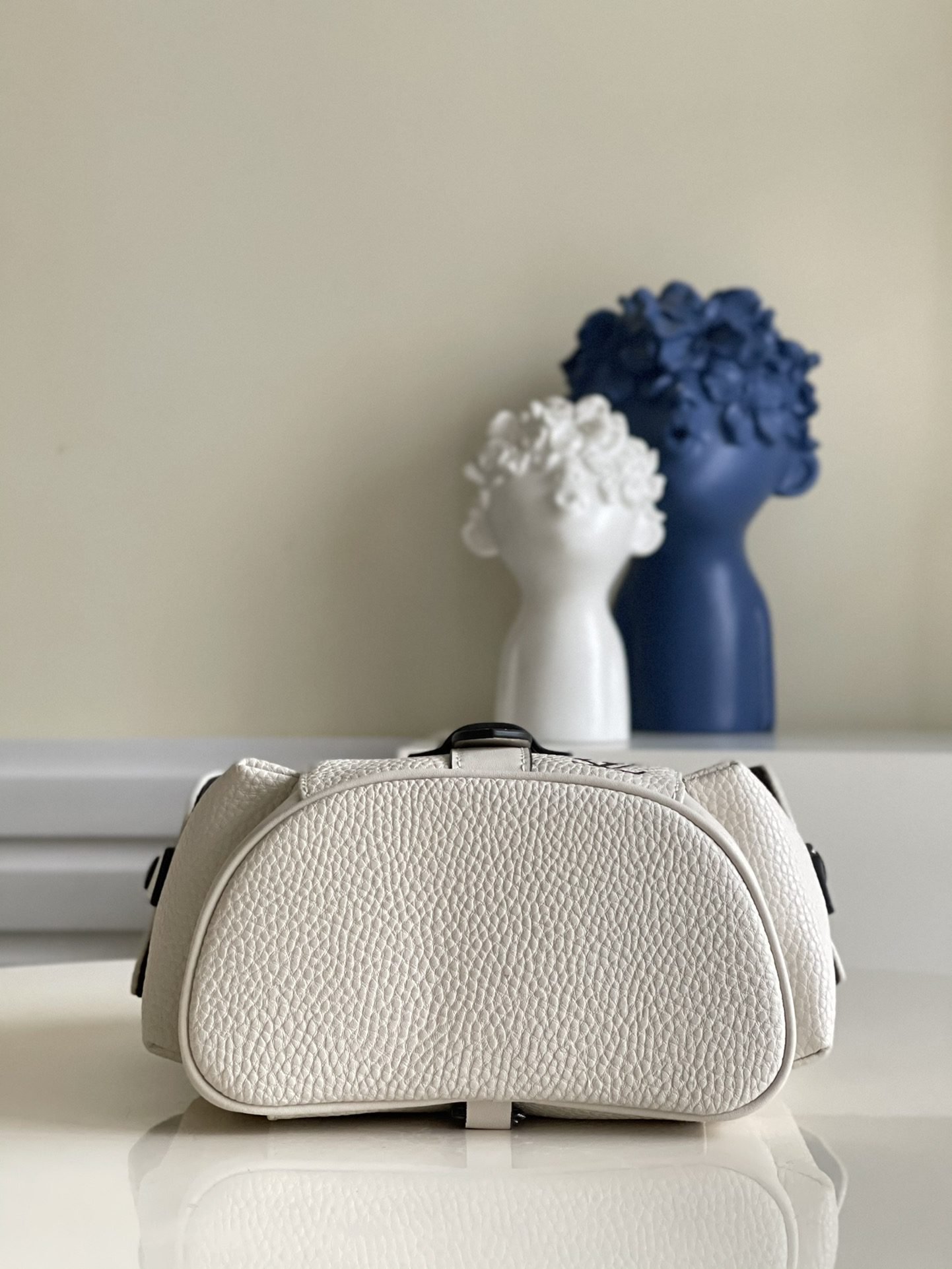 LV BAG (M58495) - Image 3