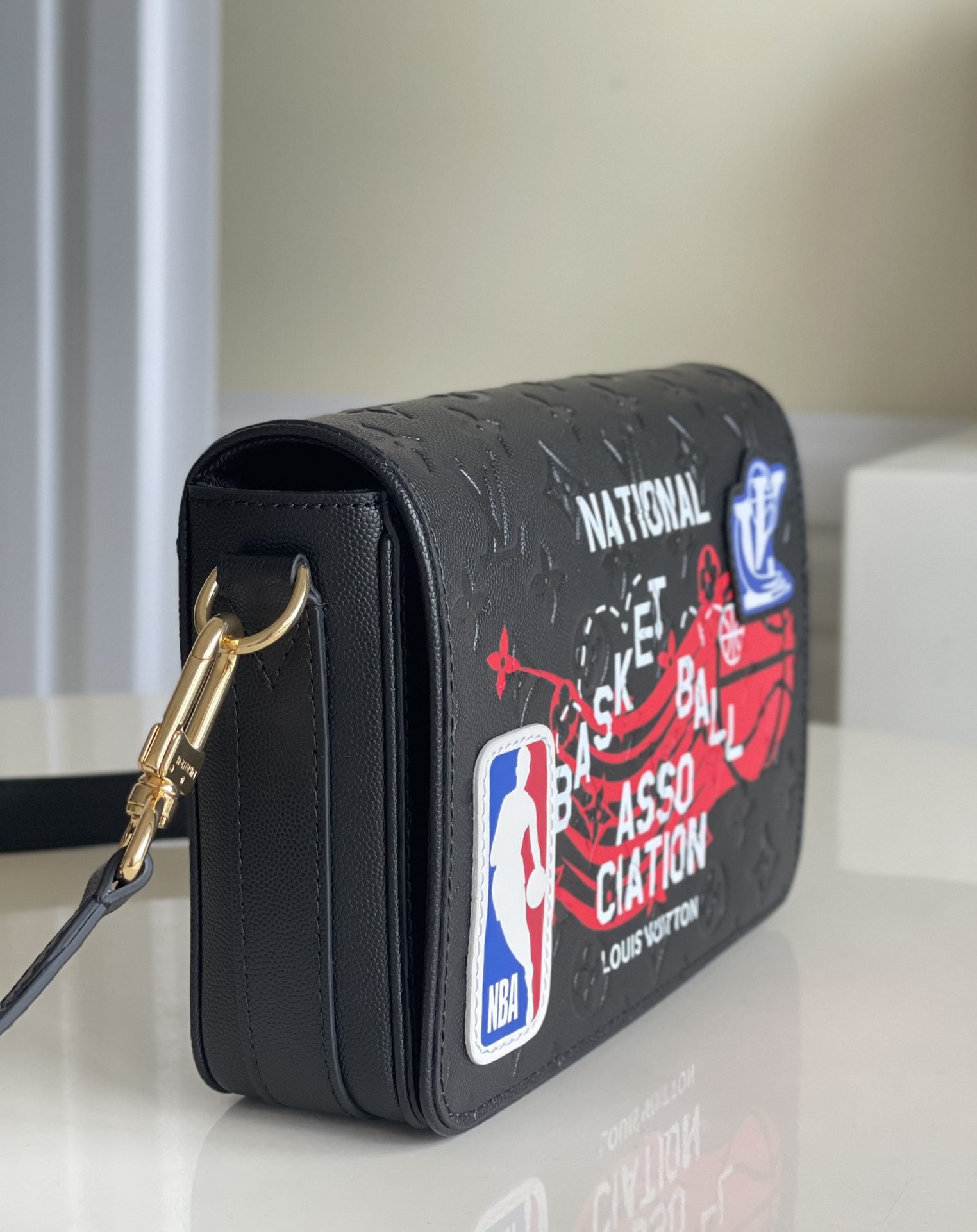 LV BAG (M58498) - Image 3