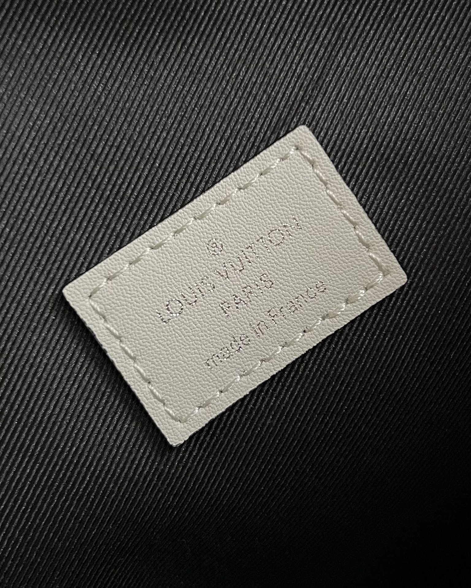 LV BAG (M58664) - Image 3