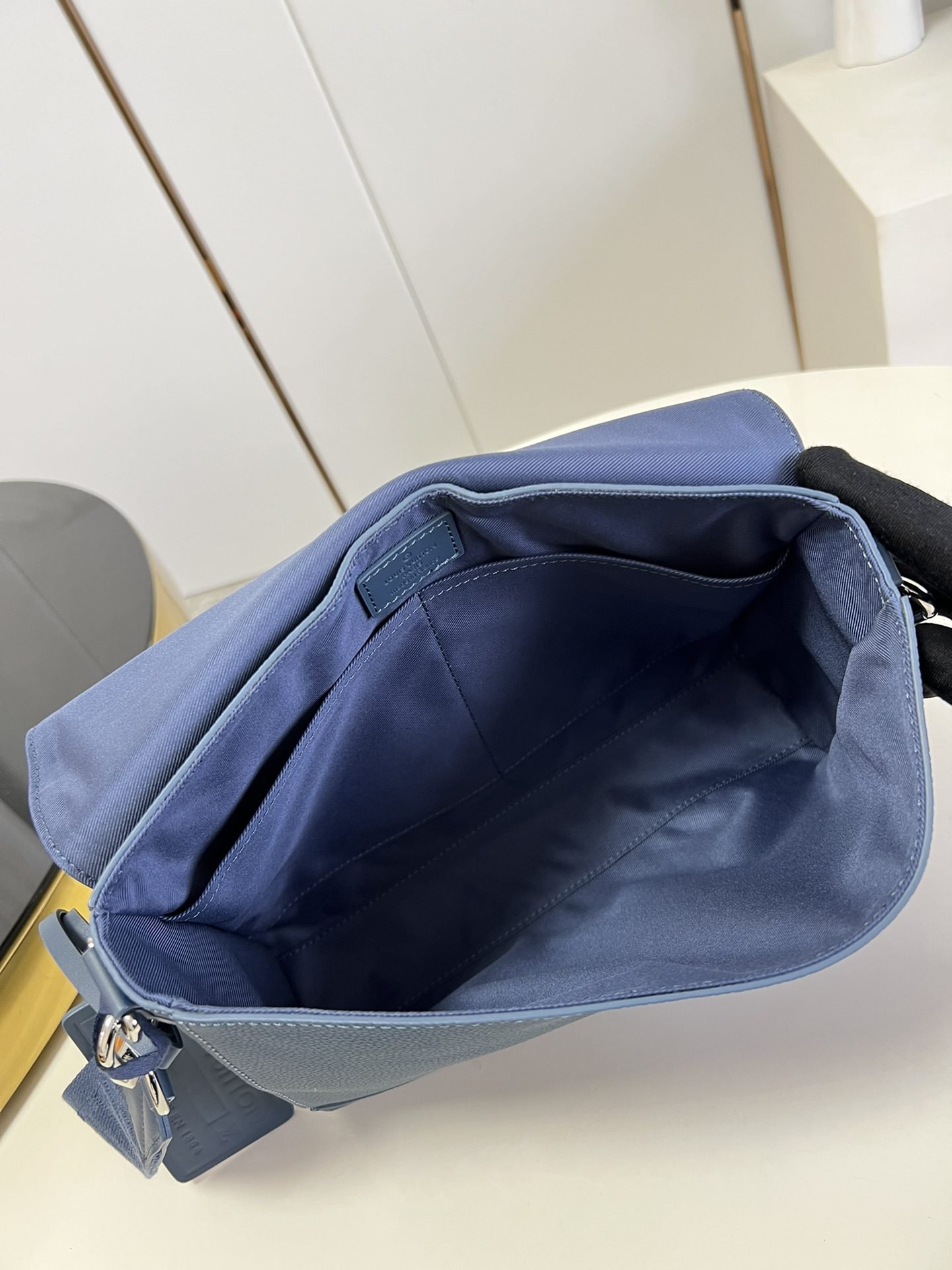 LV BAG (M59327) - Image 7