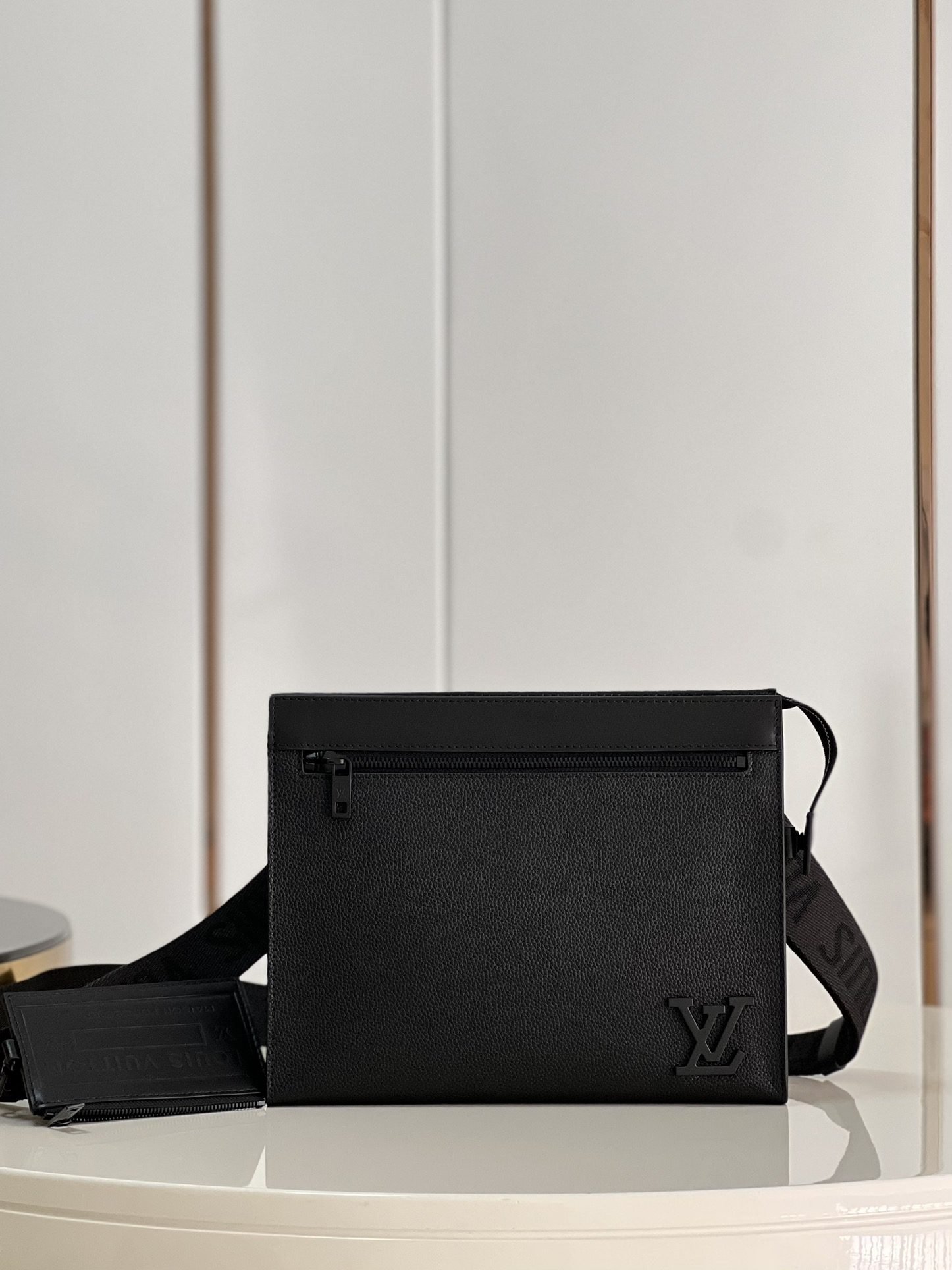 LV BAG (M59329) - Image 2