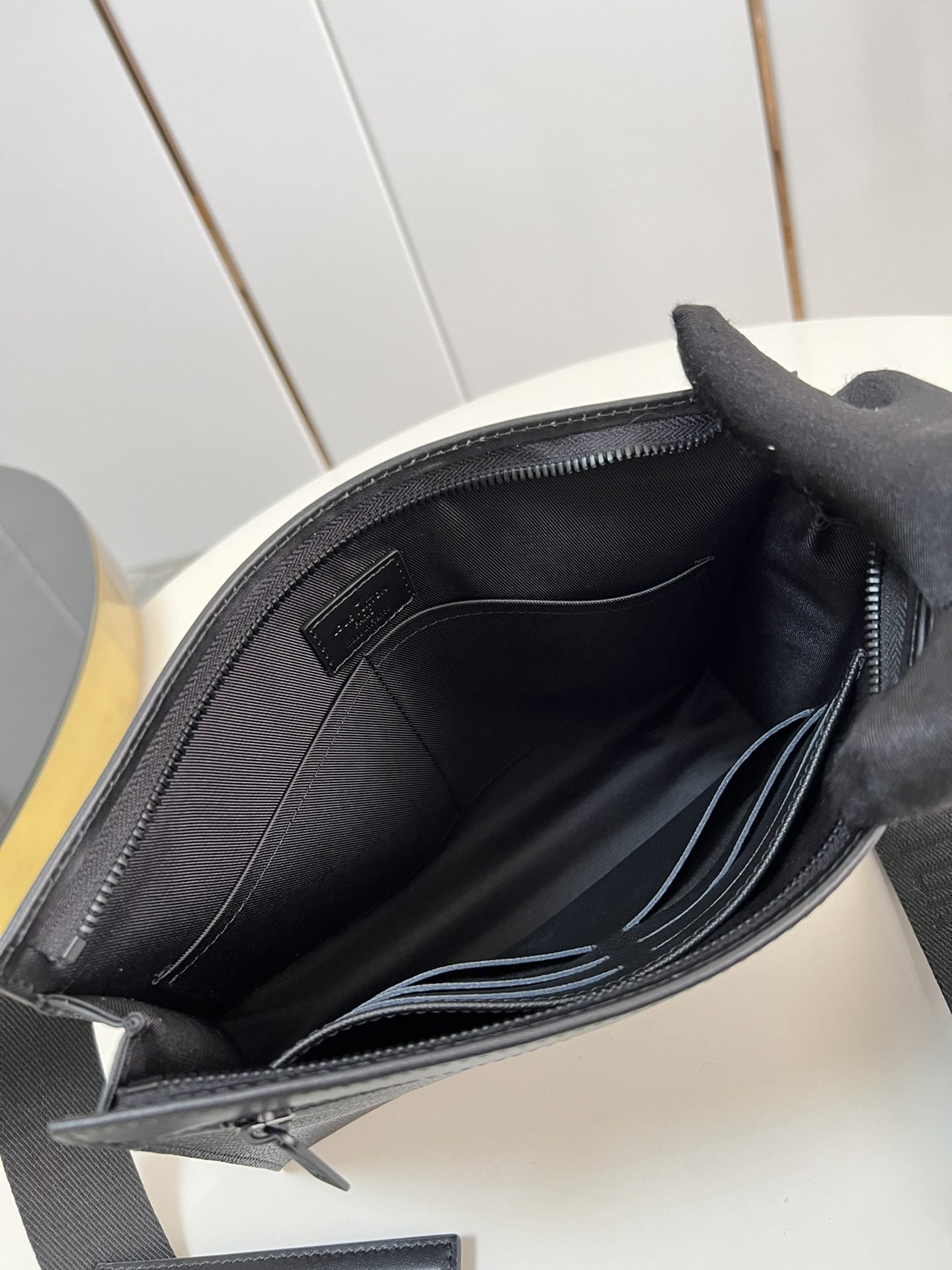 LV BAG (M59329) - Image 7