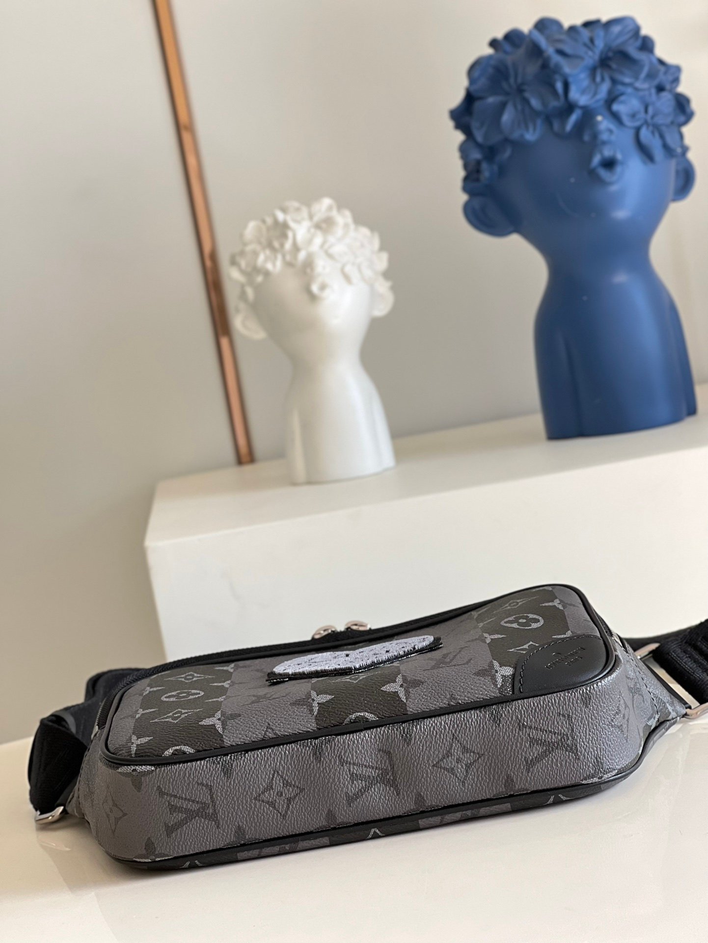 LV BAG (M59338) - Image 3
