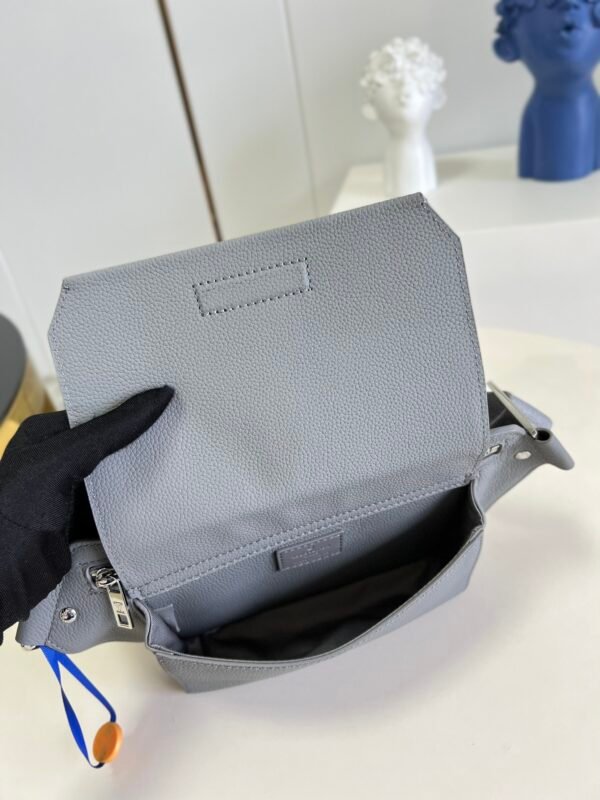 LV BAG (M59625) - Image 8