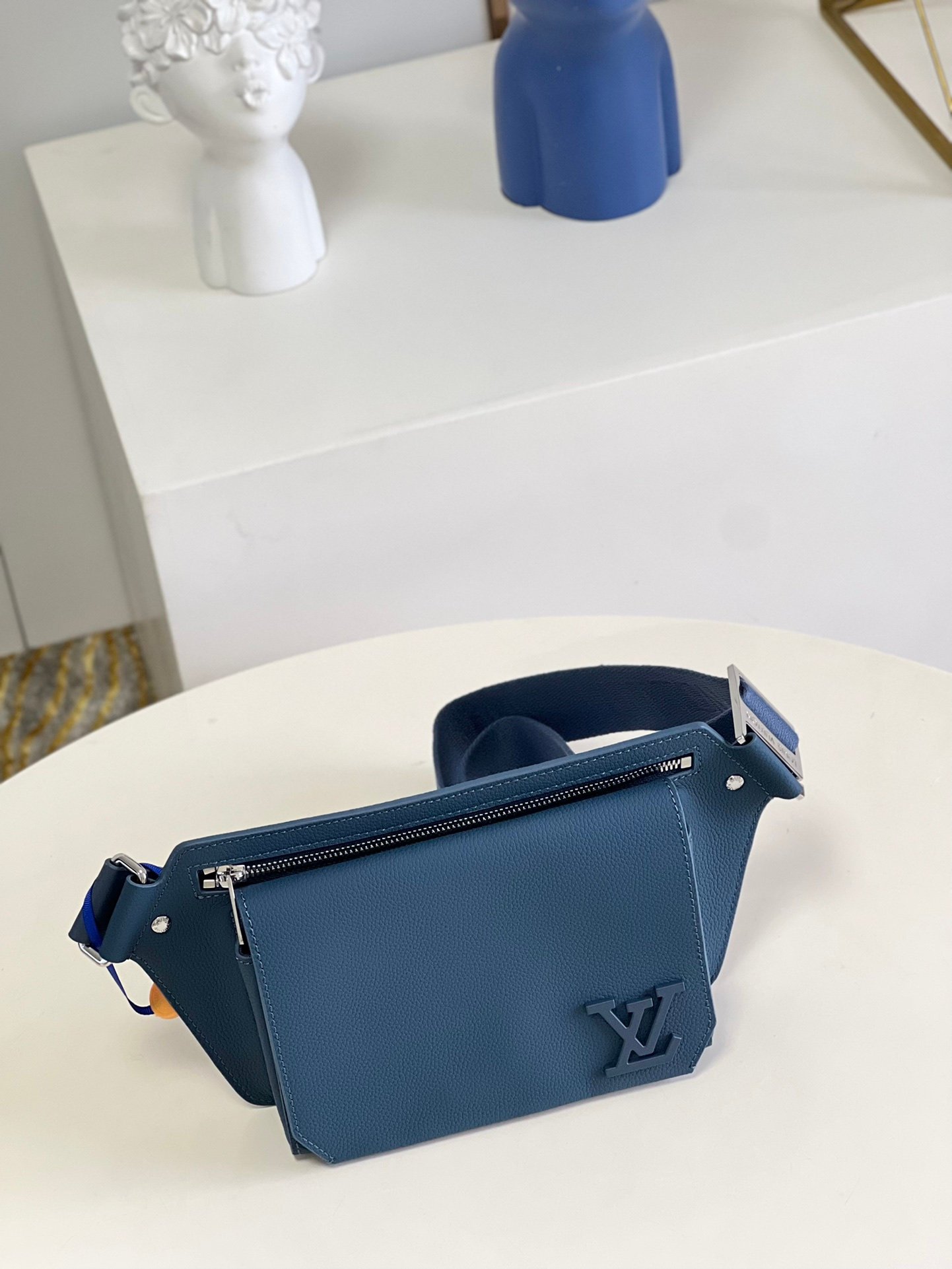 LV BAG (M59625) - Image 3
