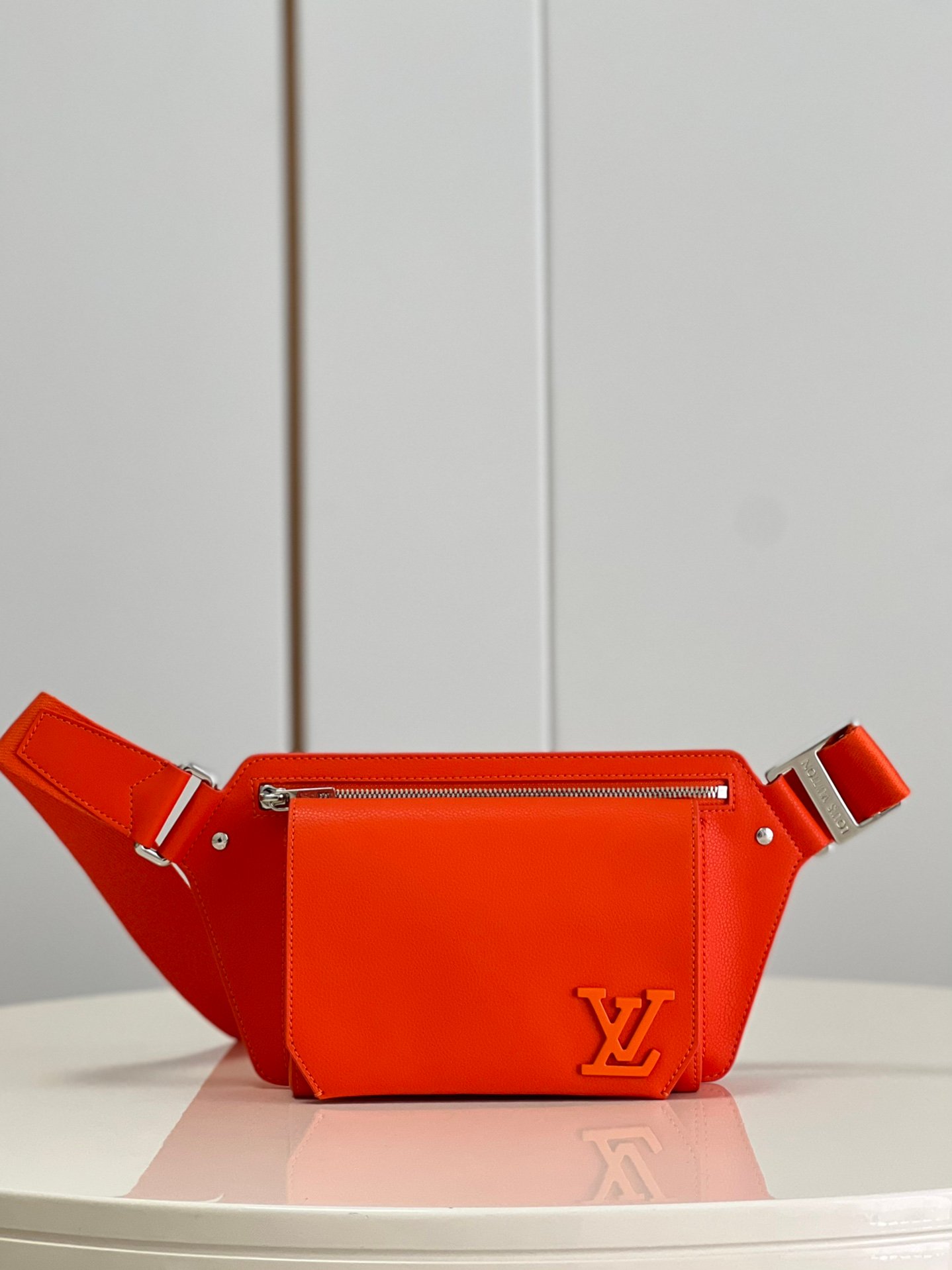 LV BAG (M59625) - Image 2
