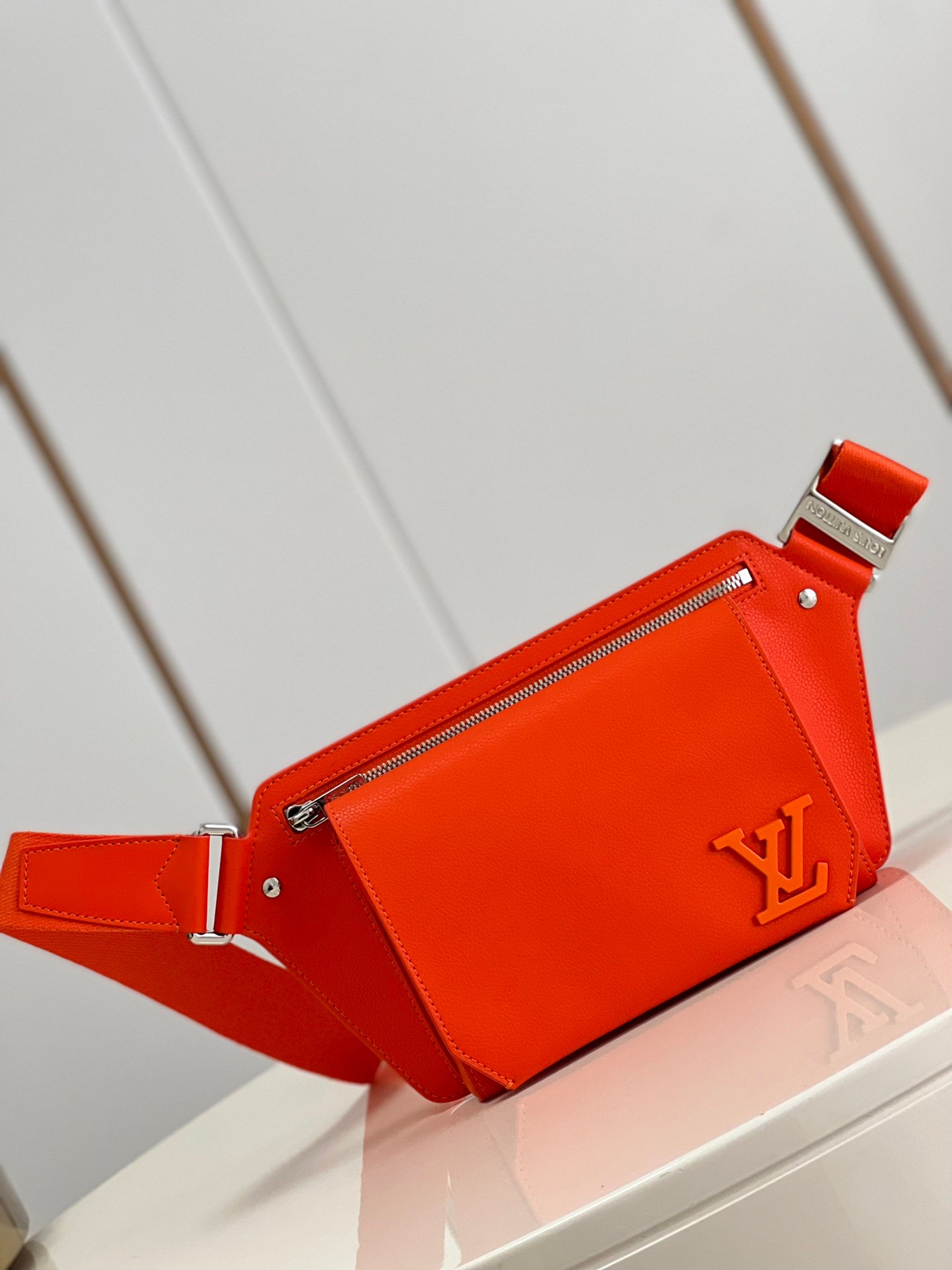 LV BAG (M59625) - Image 3