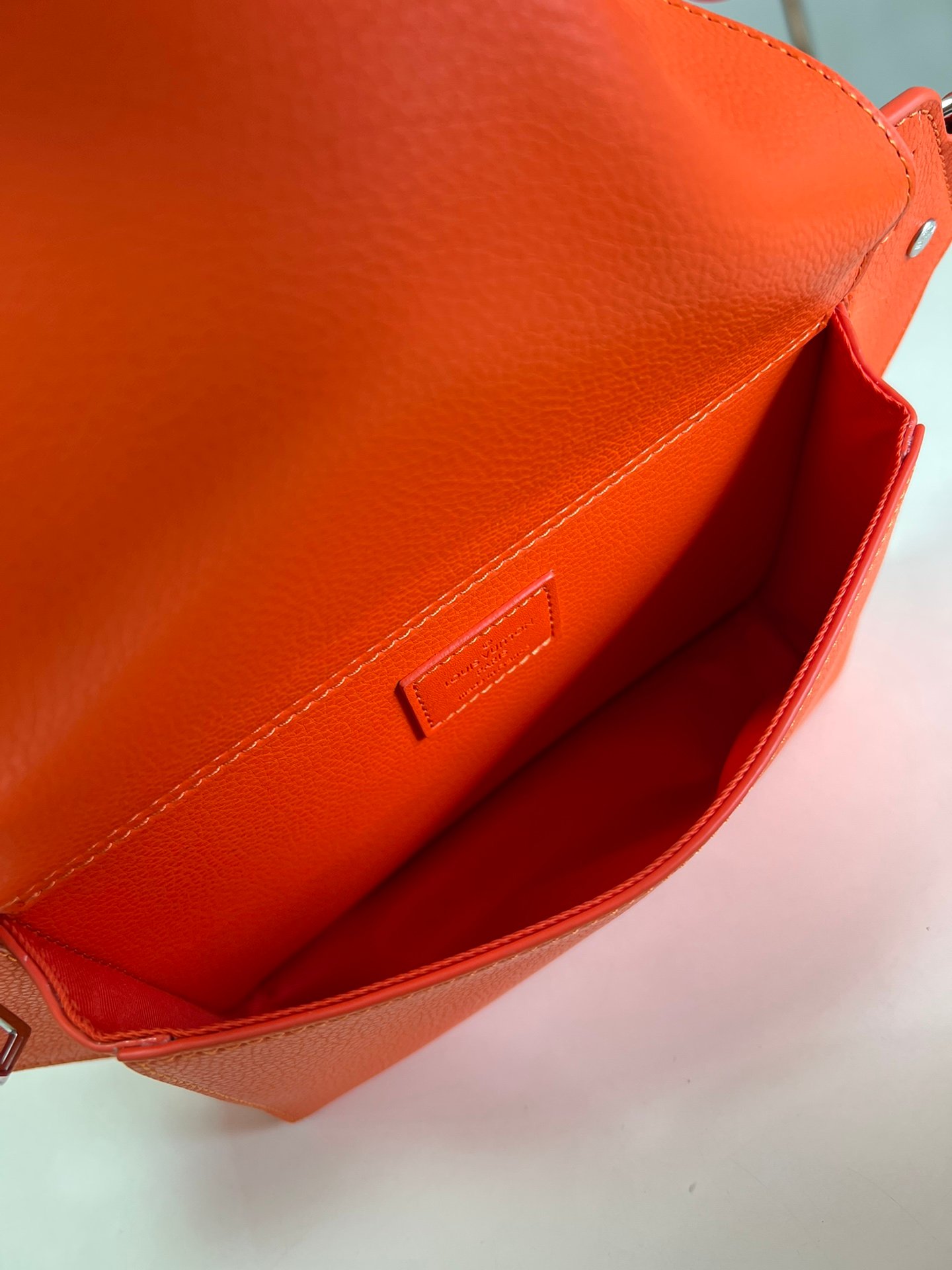 LV BAG (M59625) - Image 7