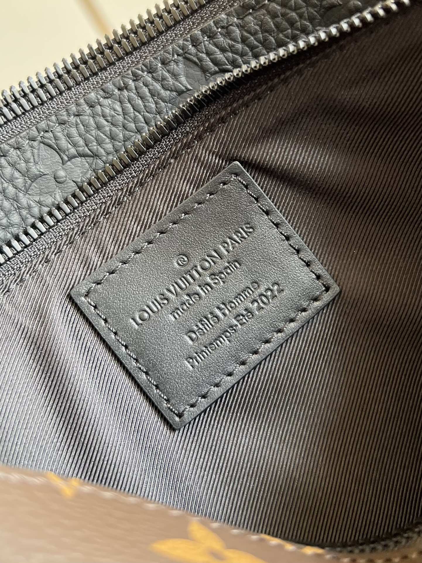 LV BAG (M59681) - Image 7