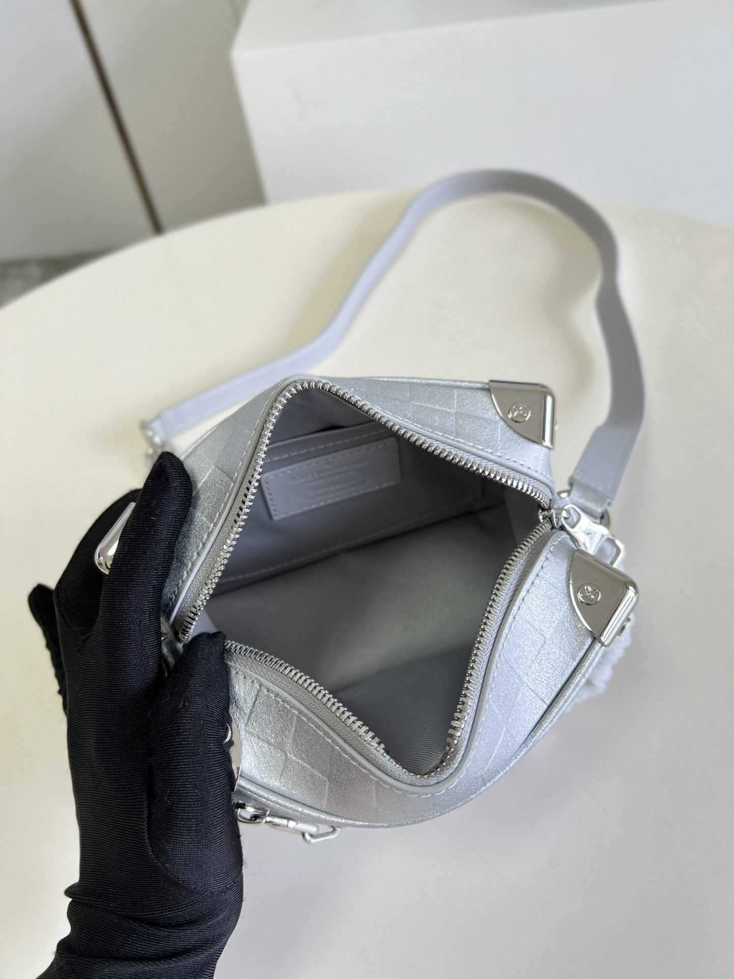 LV BAG (M59726) - Image 7