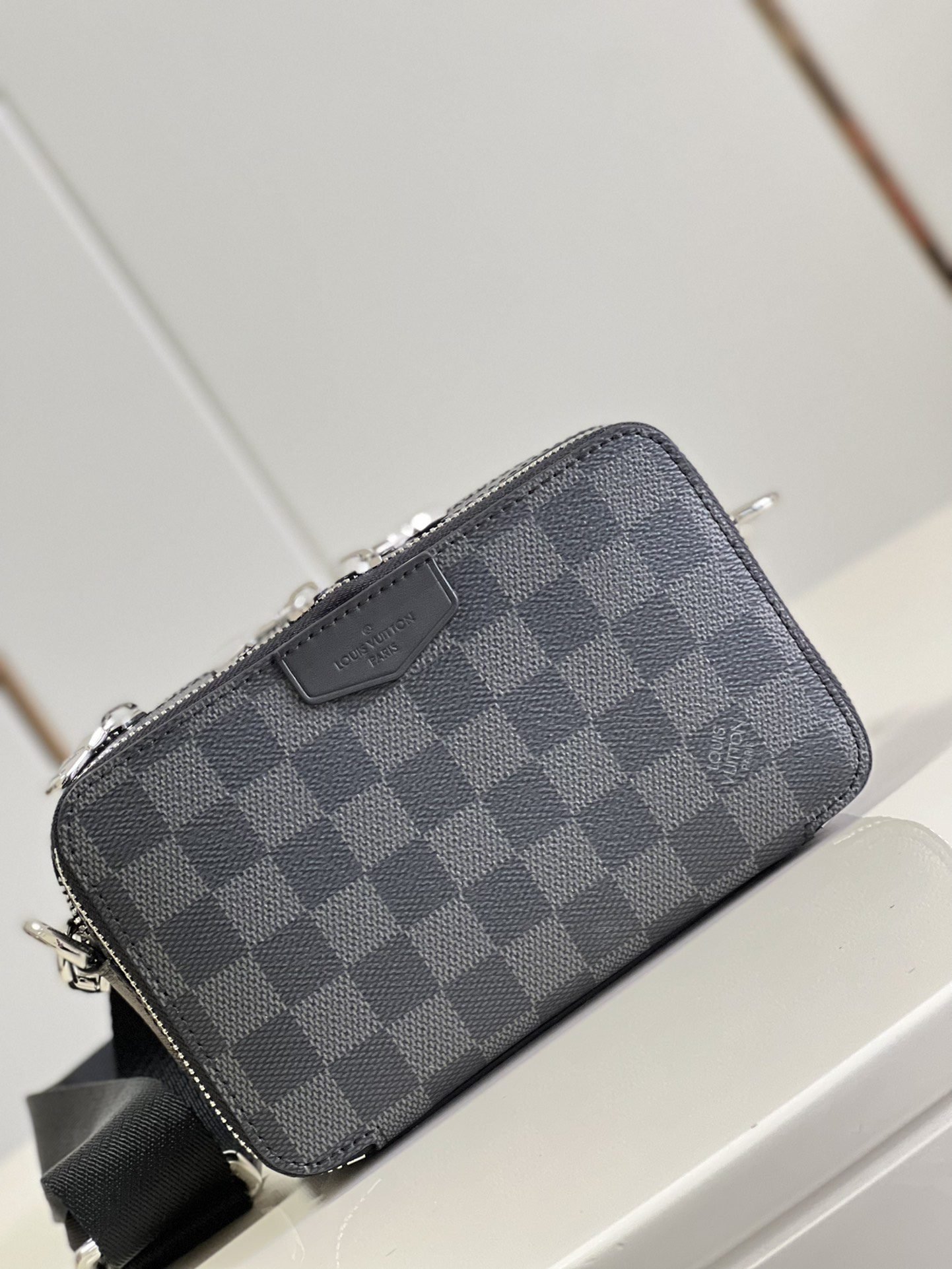 LV BAG (M60418) - Image 3