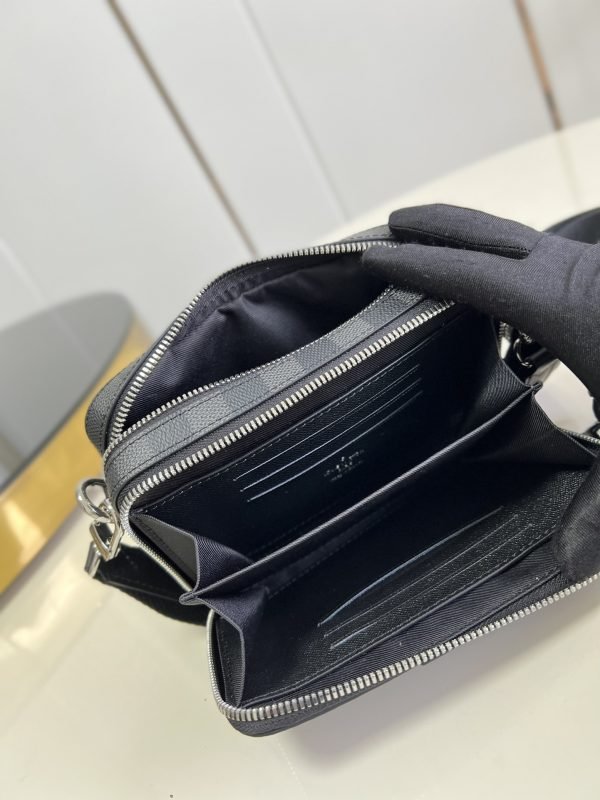 LV BAG (M60418) - Image 8