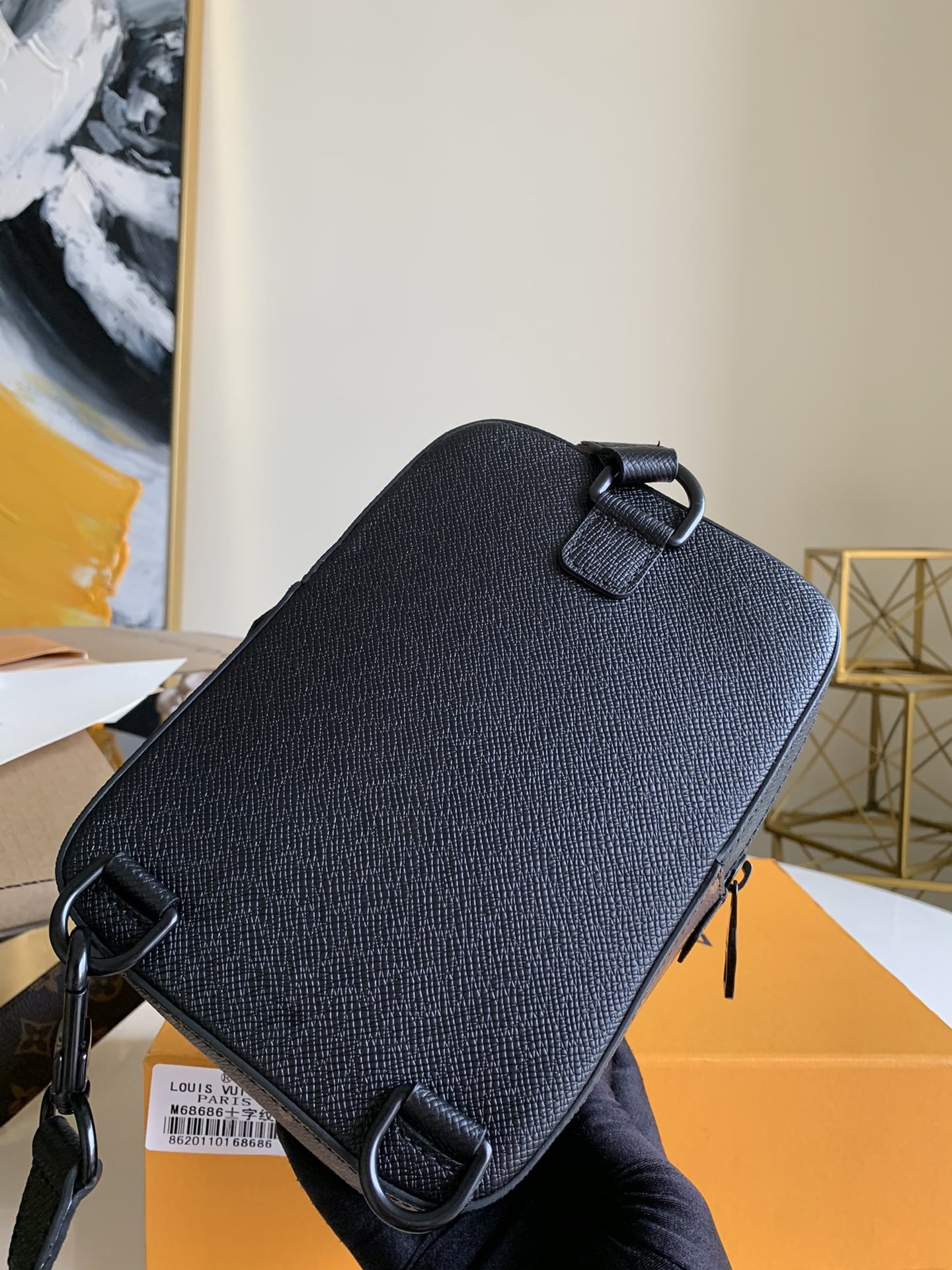 LV BAG (M68686) - Image 5