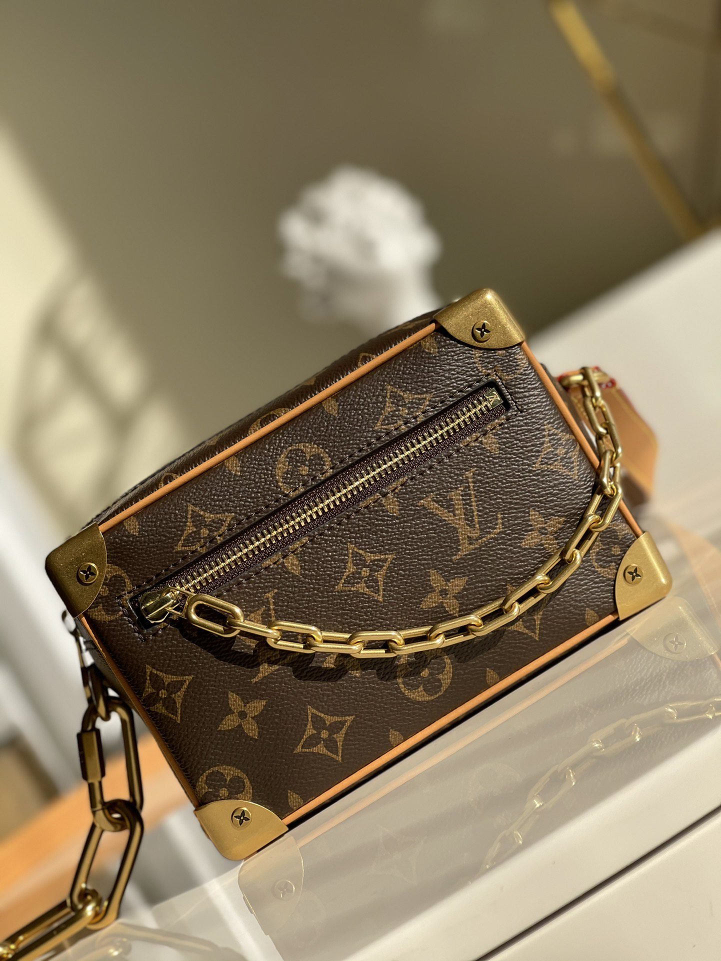 LV BAG (M68906) - Image 2
