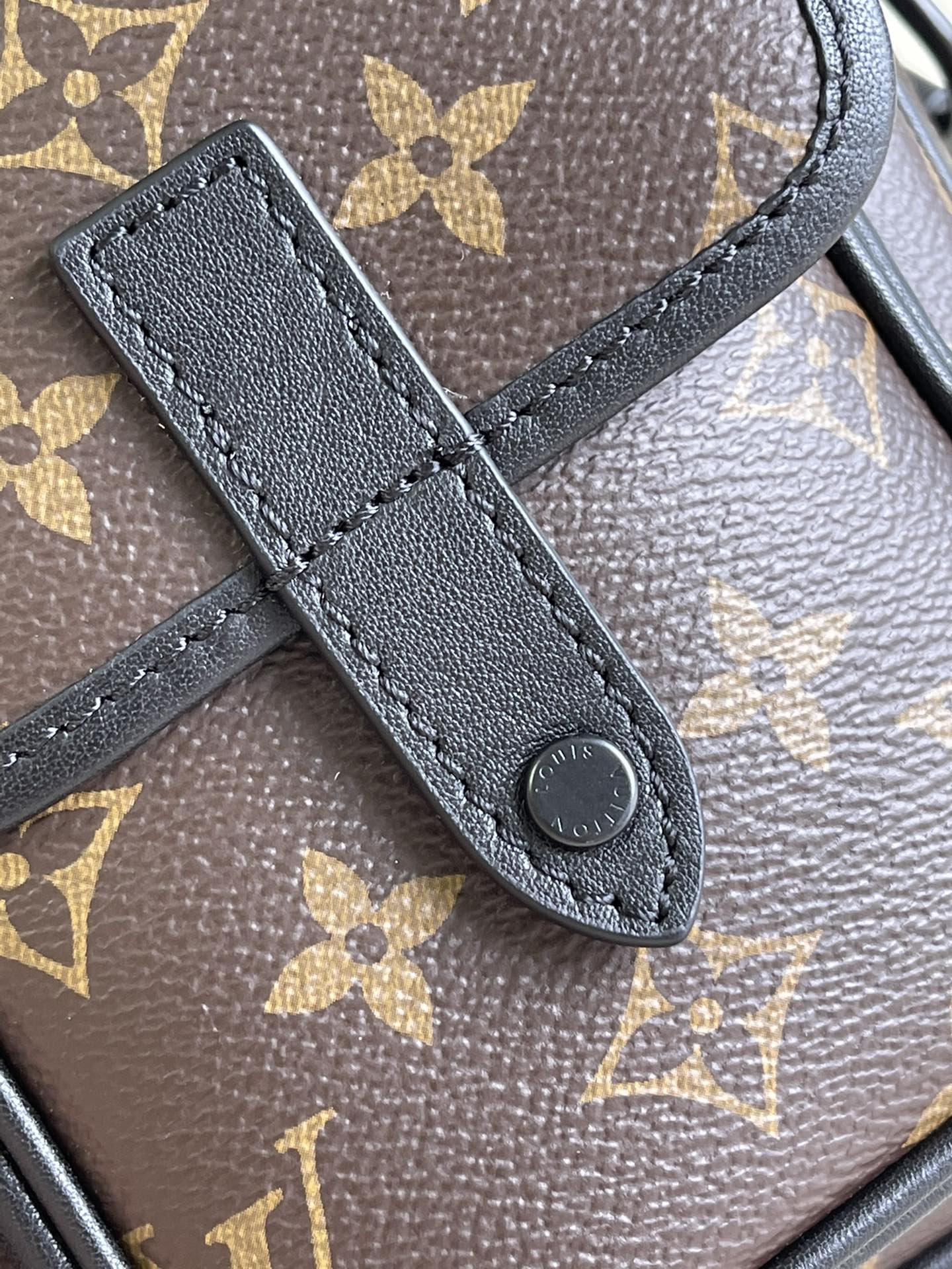 LV BAG (M69404) - Image 3