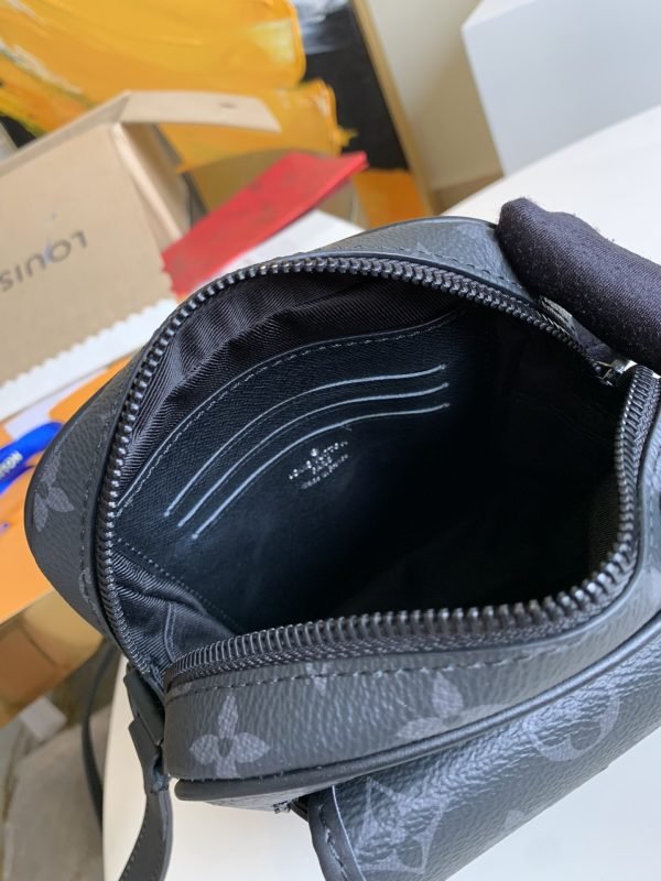 LV BAG (M69404) - Image 8