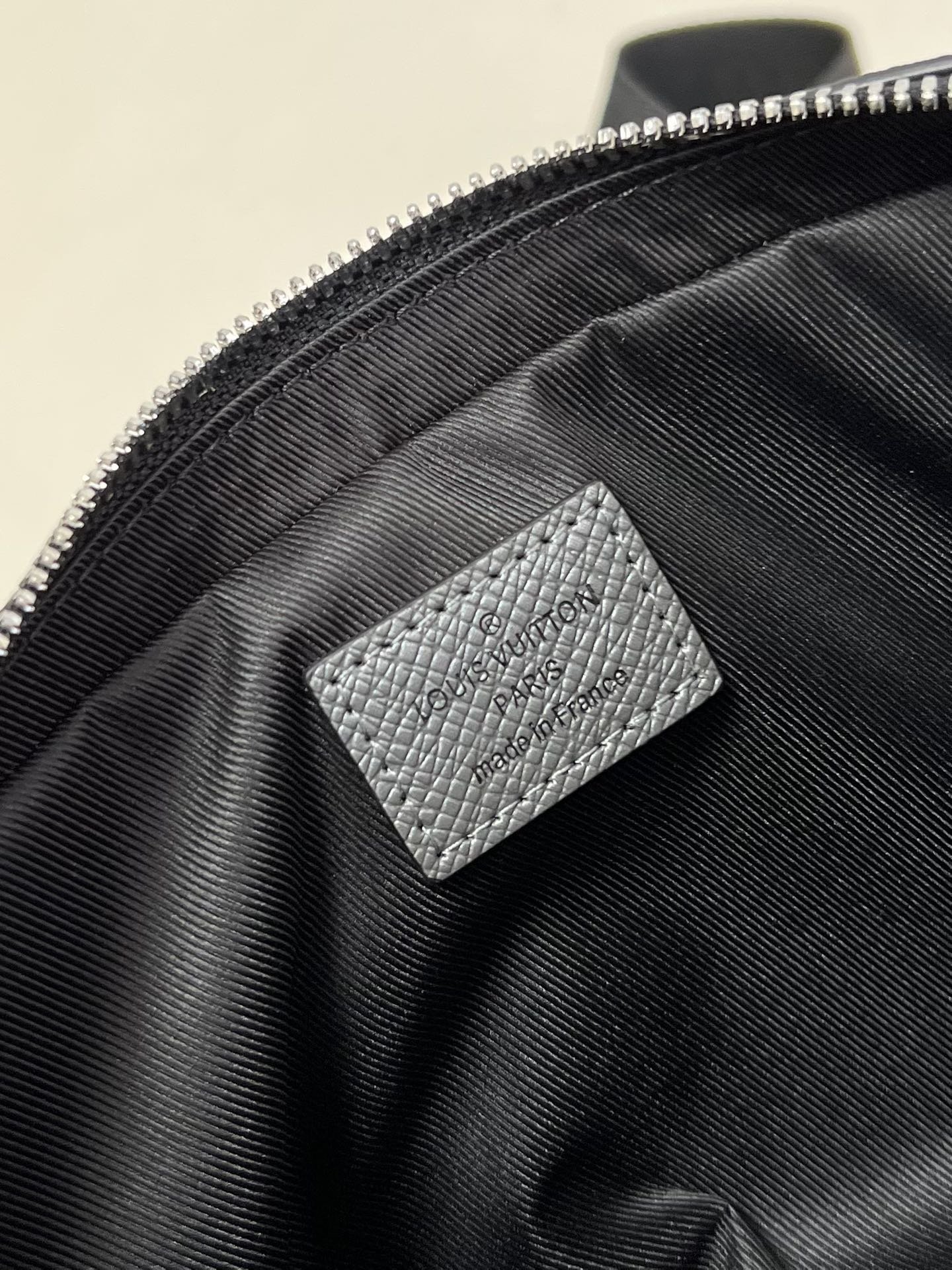LV BAG (M69443) - Image 5