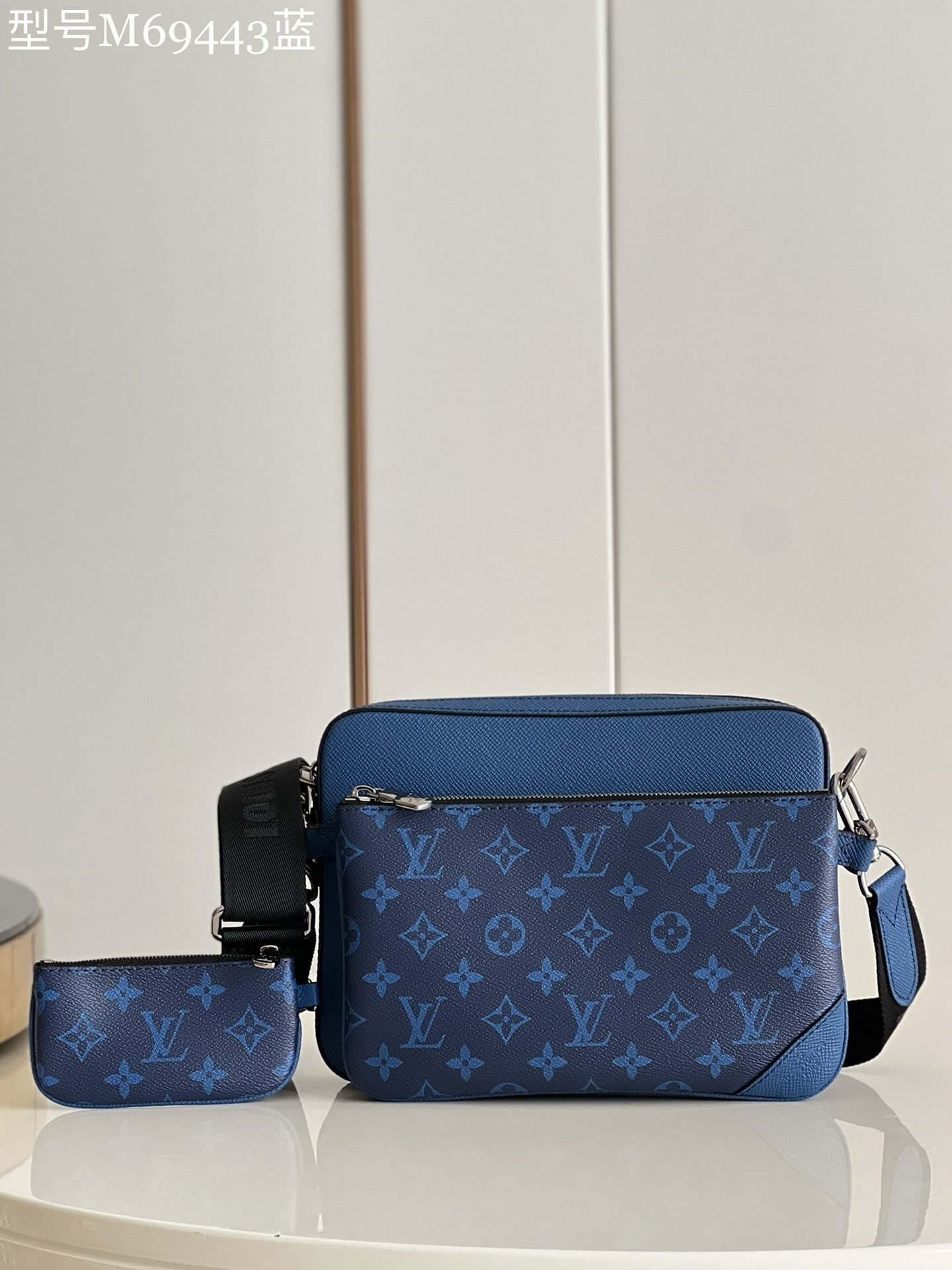 LV BAG (M69443) - Image 2