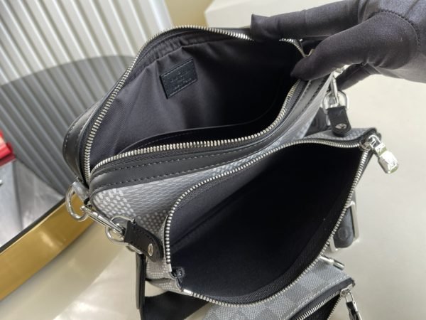 LV BAG (M69443) - Image 8