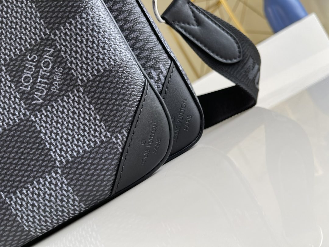 LV BAG (M69443) - Image 3