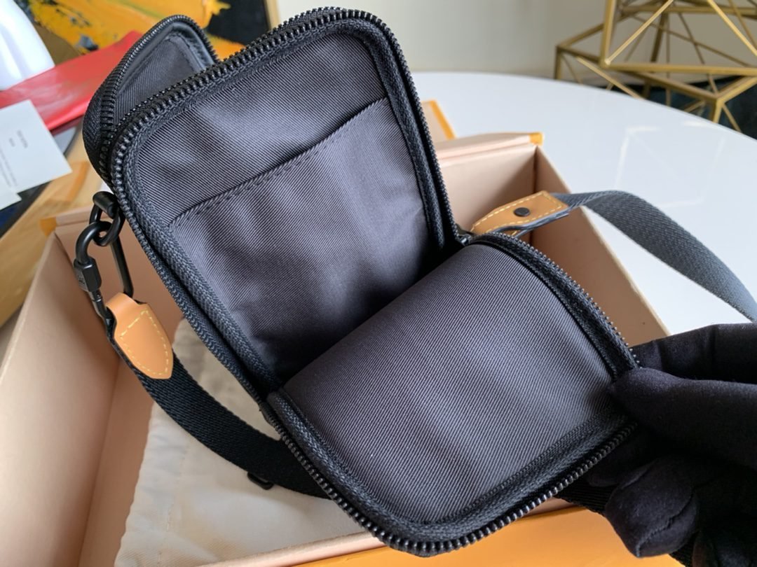 LV BAG (M69534) - Image 5