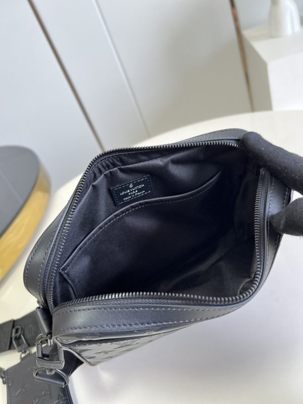 LV BAG (M69827) - Image 8